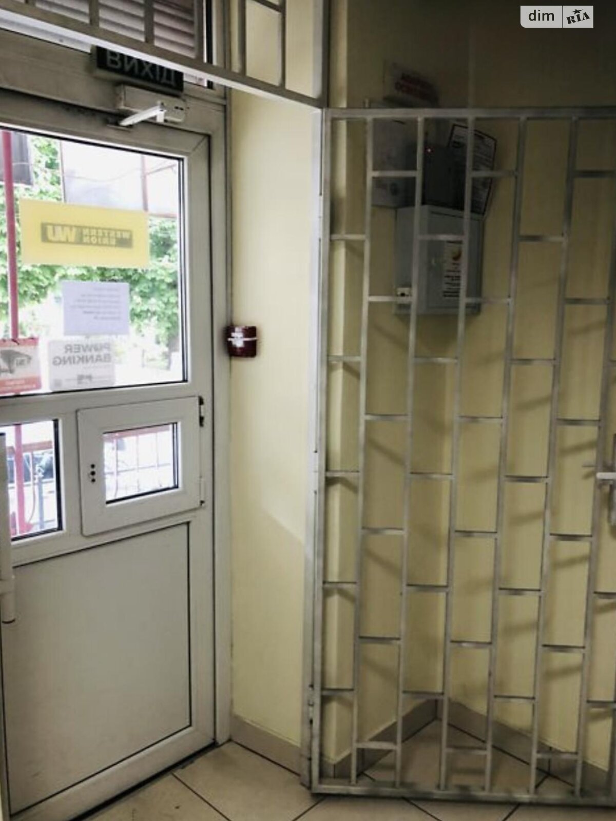 Коммерческое помещение в Тернополе, сдам в аренду по Хмельницкого Богдана улица, район Центр, цена: 40 000 грн за объект фото 1 Коммерческое помещение в Тернополе, сдам в аренду по Хмельницкого Богдана улица, район Центр, цена: 40 000 грн за объект фото 1