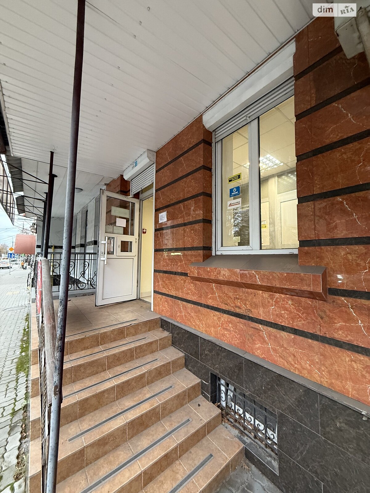 Комерційне приміщення в Тернополі, здам в оренду по Хмельницького Богдана вулиця 14, район Центр, ціна: 40 000 грн за об’єкт фото 1