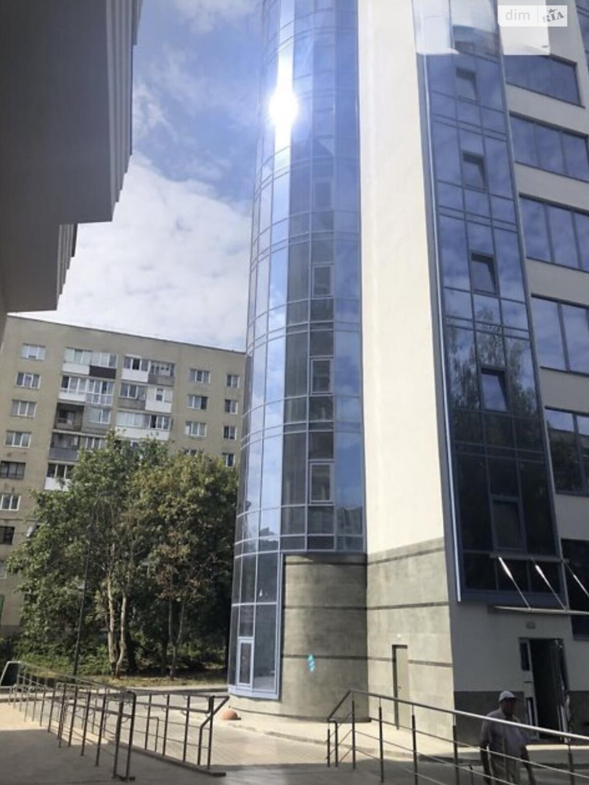 Комерційне приміщення в Тернополі, здам в оренду по Мистецтва площа, район Центр, ціна: 12 495 грн за об’єкт фото 1 Комерційне приміщення в Тернополі, здам в оренду по Мистецтва площа, район Центр, ціна: 12 495 грн за об’єкт фото 1
