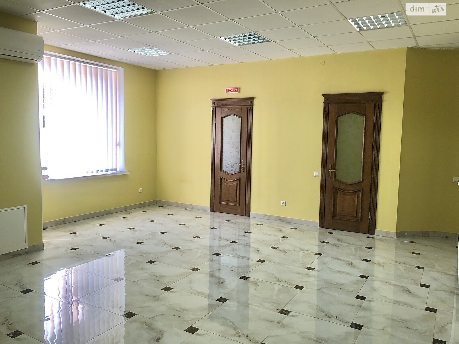Комерційне приміщення в Тернополі, здам в оренду по Микулинецька вулиця 5, район Центр, ціна: 45 000 грн за об’єкт фото 1 Комерційне приміщення в Тернополі, здам в оренду по Микулинецька вулиця 5, район Центр, ціна: 45 000 грн за об’єкт фото 1