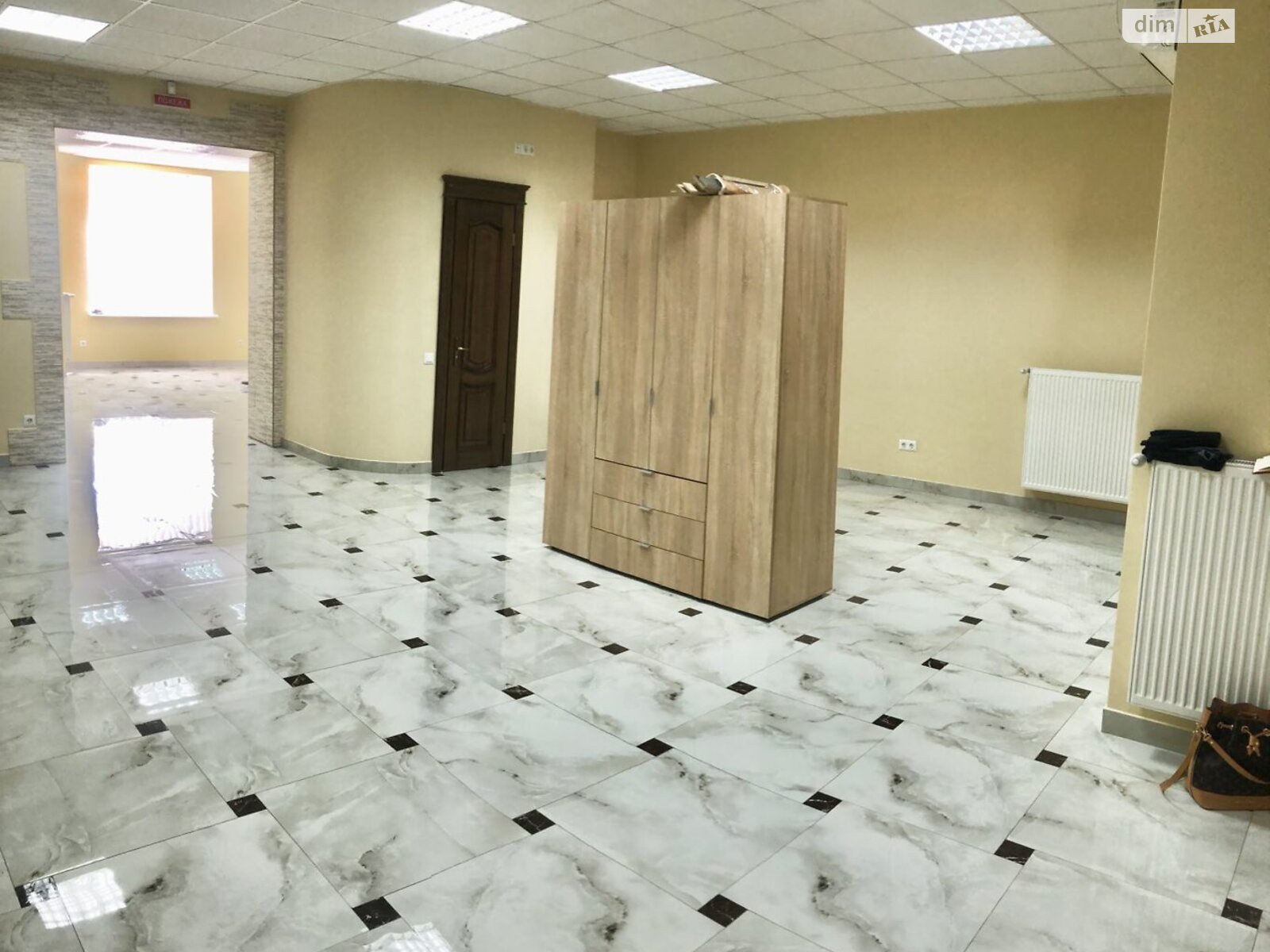 Комерційне приміщення в Тернополі, здам в оренду по Микулинецька вулиця 5, район Центр, ціна: 45 000 грн за об’єкт фото 1 Комерційне приміщення в Тернополі, здам в оренду по Микулинецька вулиця 5, район Центр, ціна: 45 000 грн за об’єкт фото 1