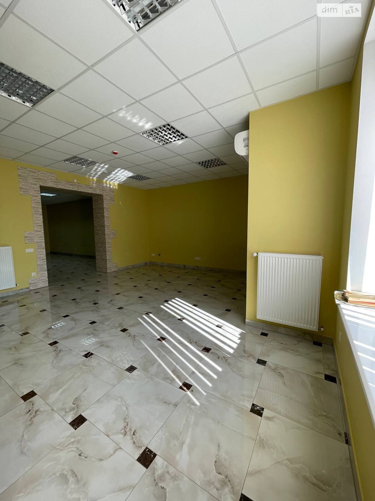 Комерційне приміщення в Тернополі, здам в оренду по Микулинецька вулиця 5, район Центр, ціна: 40 000 грн за об’єкт фото 1 Комерційне приміщення в Тернополі, здам в оренду по Микулинецька вулиця 5, район Центр, ціна: 40 000 грн за об’єкт фото 1
