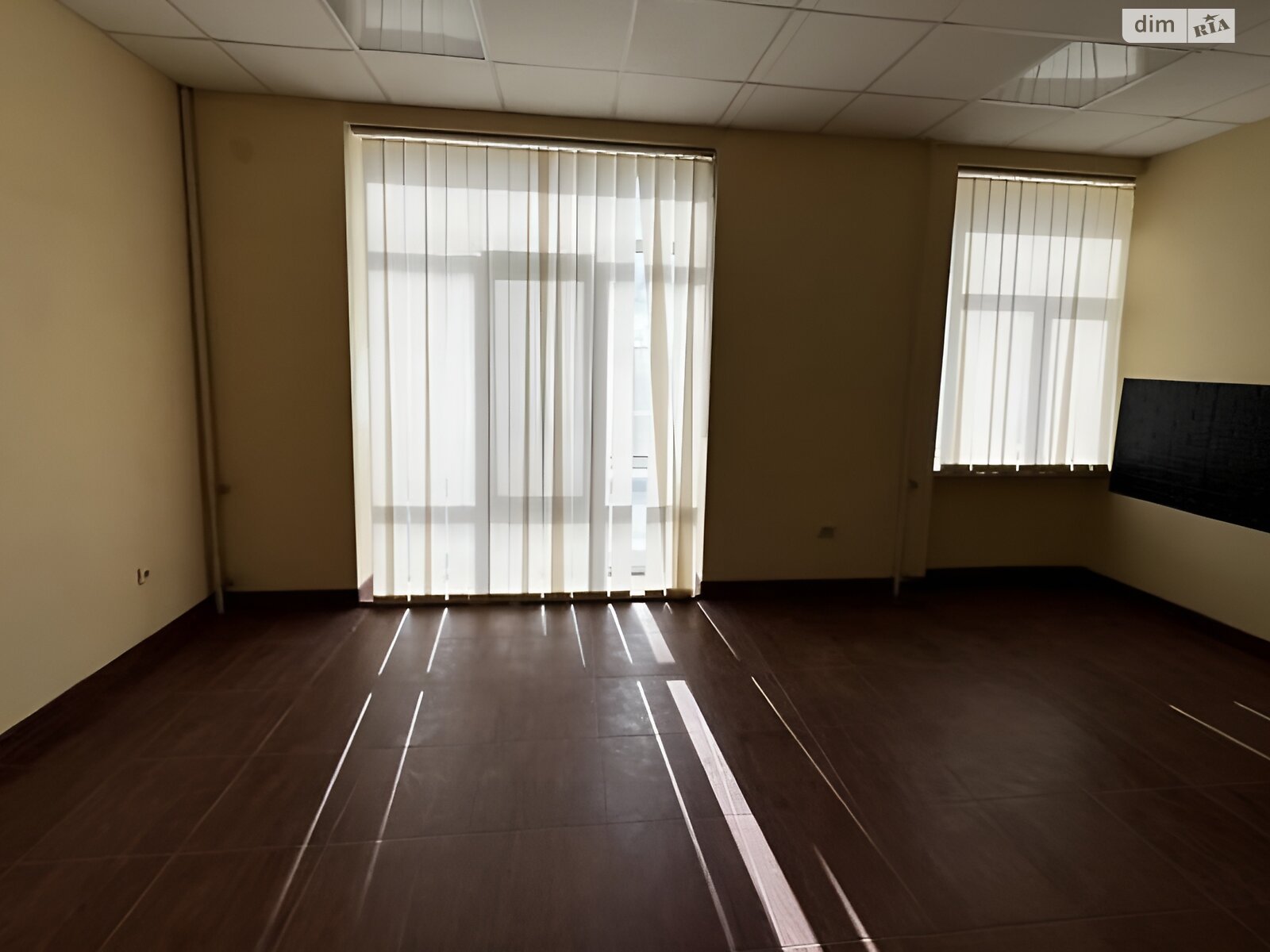 Коммерческое помещение в Тернополе, сдам в аренду по Микулинецкая улица, район Центр, цена: 3 200 грн за объект фото 1 Коммерческое помещение в Тернополе, сдам в аренду по Микулинецкая улица, район Центр, цена: 3 200 грн за объект фото 1