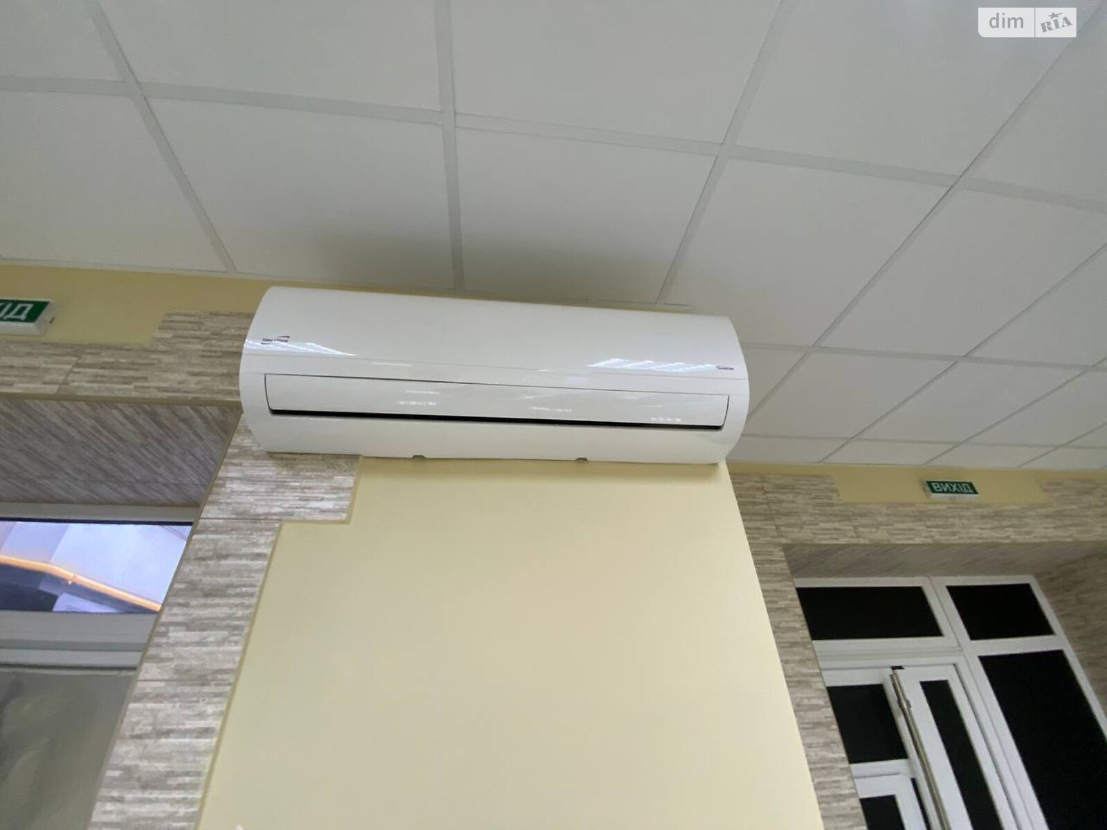 Комерційне приміщення в Тернополі, здам в оренду по Микулинецька вулиця, район Центр, ціна: 40 000 грн за об’єкт фото 1 Комерційне приміщення в Тернополі, здам в оренду по Микулинецька вулиця, район Центр, ціна: 40 000 грн за об’єкт фото 1