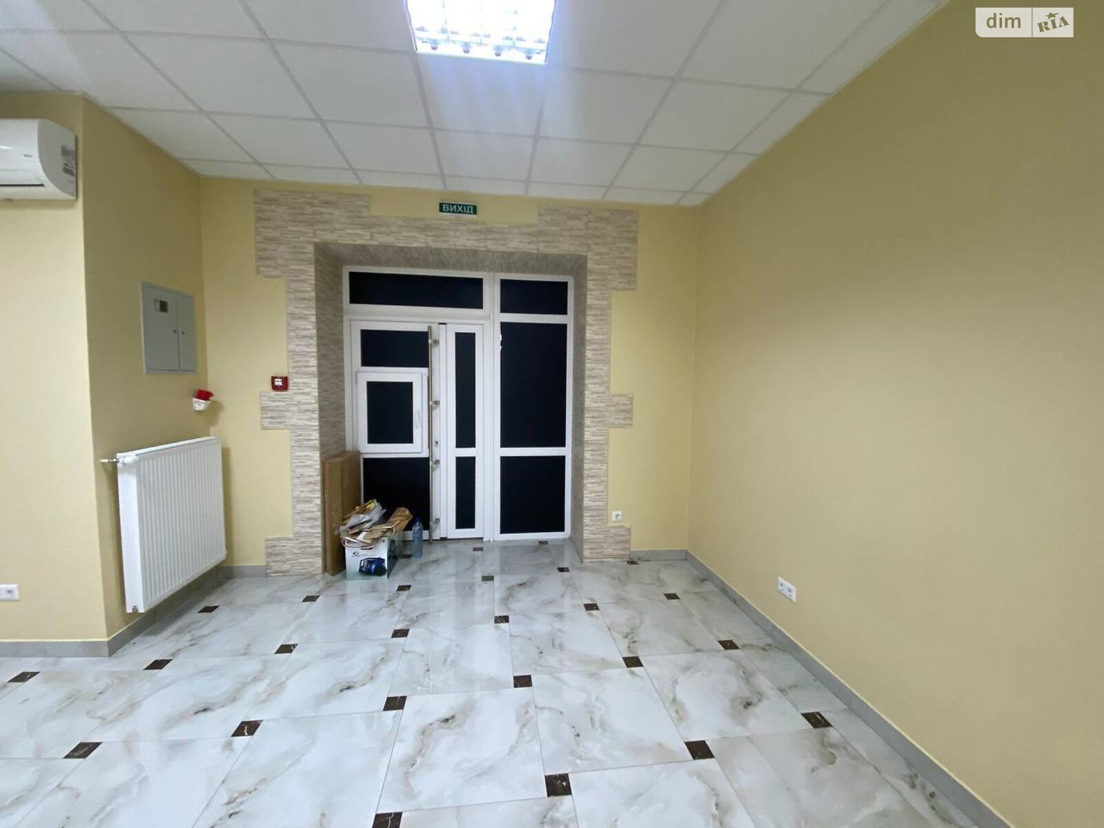 Комерційне приміщення в Тернополі, здам в оренду по Микулинецька вулиця, район Центр, ціна: 40 000 грн за об’єкт фото 1 Комерційне приміщення в Тернополі, здам в оренду по Микулинецька вулиця, район Центр, ціна: 40 000 грн за об’єкт фото 1