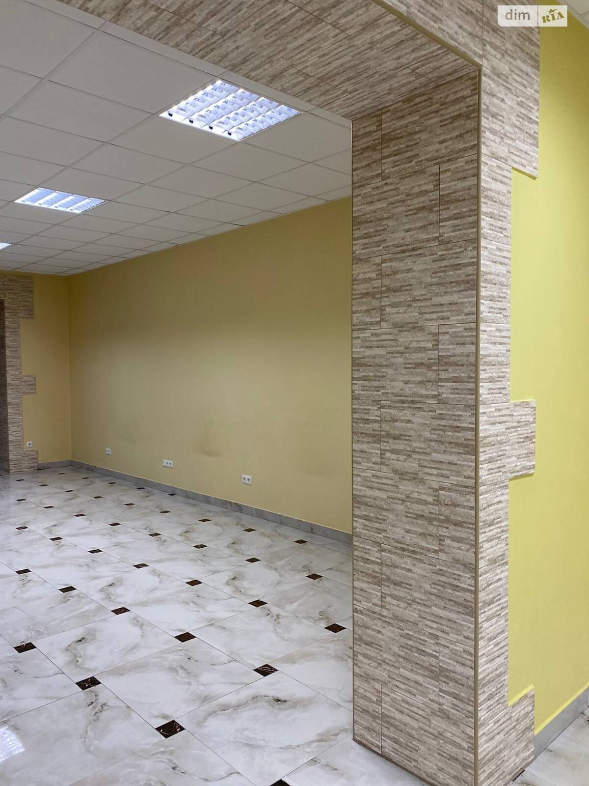 Комерційне приміщення в Тернополі, здам в оренду по Микулинецька вулиця, район Центр, ціна: 40 000 грн за об’єкт фото 1 Комерційне приміщення в Тернополі, здам в оренду по Микулинецька вулиця, район Центр, ціна: 40 000 грн за об’єкт фото 1