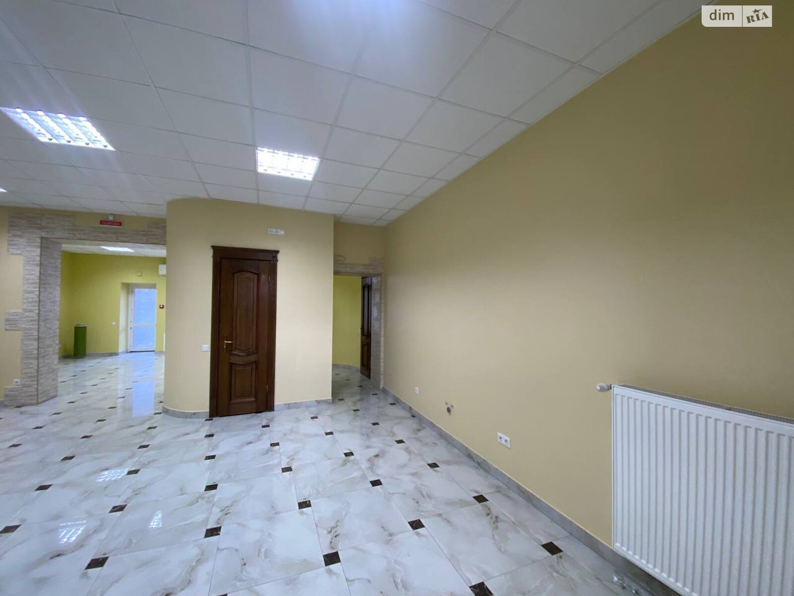 Комерційне приміщення в Тернополі, здам в оренду по Микулинецька вулиця, район Центр, ціна: 40 000 грн за об’єкт фото 1 Комерційне приміщення в Тернополі, здам в оренду по Микулинецька вулиця, район Центр, ціна: 40 000 грн за об’єкт фото 1