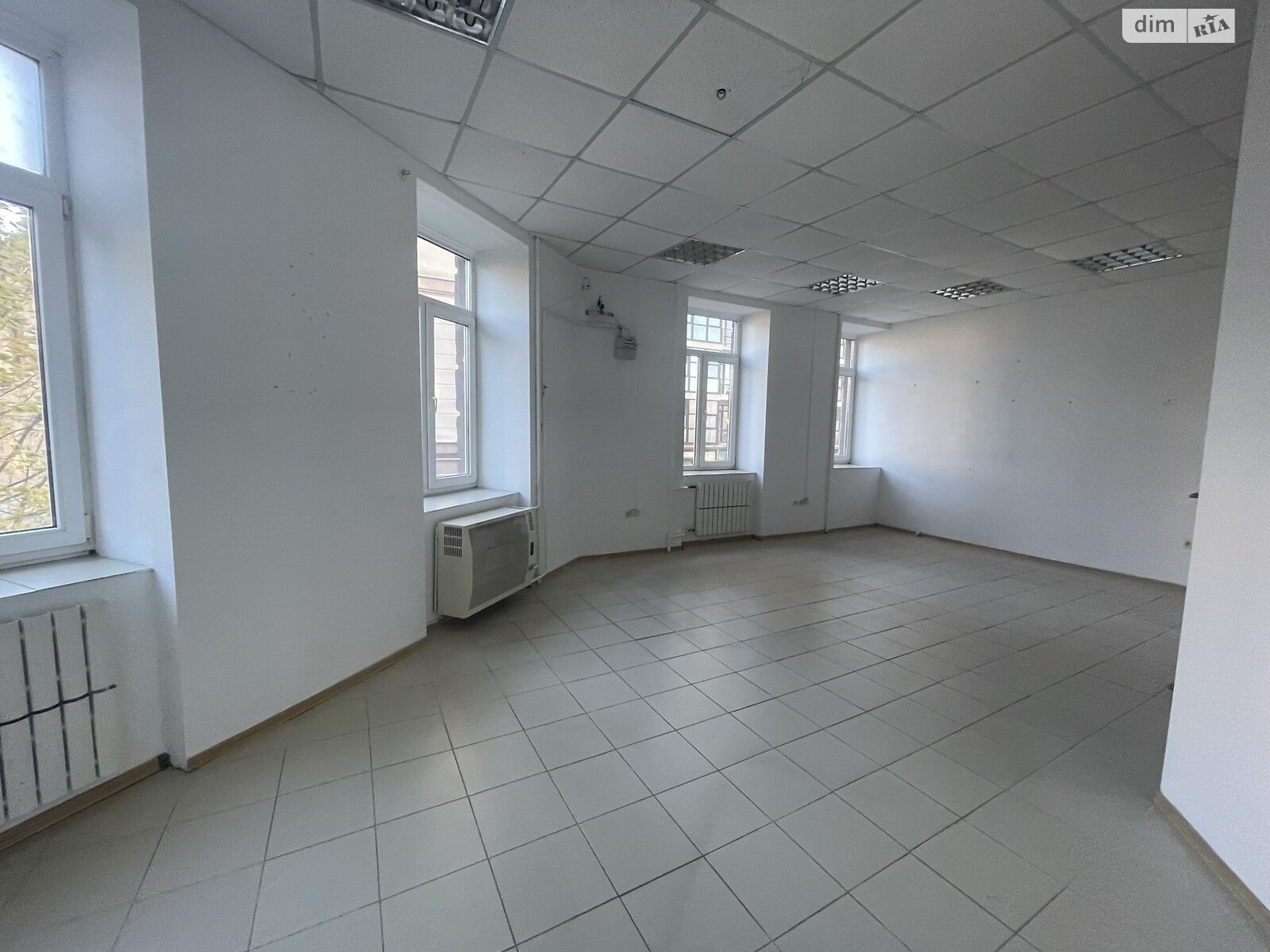 Коммерческое помещение в Тернополе, сдам в аренду по Микулинецкая улица 3А, район Центр, цена: 3 000 грн за объект фото 1 Коммерческое помещение в Тернополе, сдам в аренду по Микулинецкая улица 3А, район Центр, цена: 3 000 грн за объект фото 1