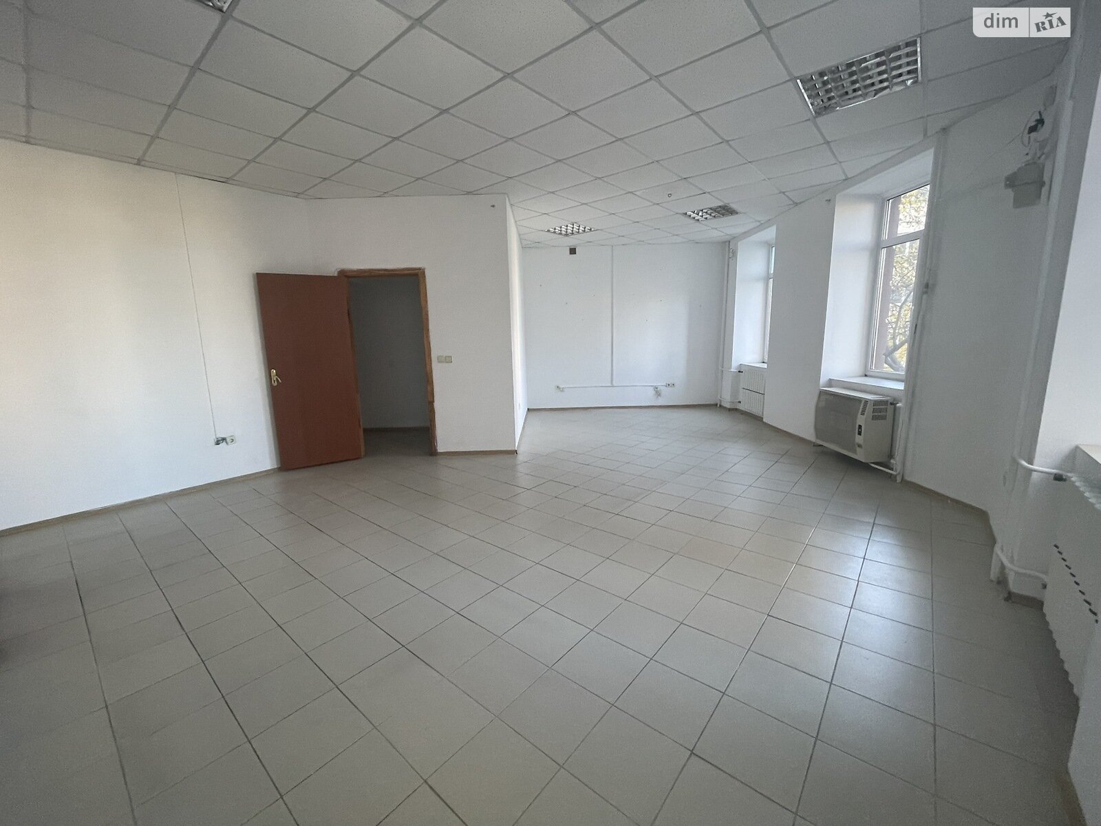 Коммерческое помещение в Тернополе, сдам в аренду по Микулинецкая улица 3А, район Центр, цена: 3 000 грн за объект фото 1 Коммерческое помещение в Тернополе, сдам в аренду по Микулинецкая улица 3А, район Центр, цена: 3 000 грн за объект фото 1