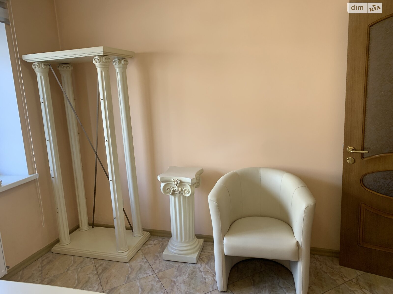 Коммерческое помещение в Тернополе, сдам в аренду по Русская улица, район Центр, цена: 42 170 грн за объект фото 1