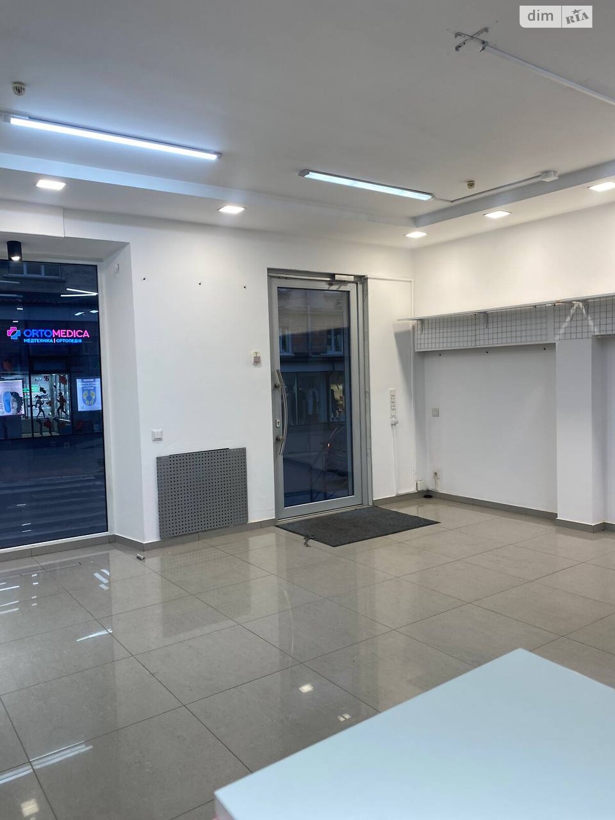 Коммерческое помещение в Тернополе, сдам в аренду по Русская улица, район Центр, цена: 60 000 грн за объект фото 1 Коммерческое помещение в Тернополе, сдам в аренду по Русская улица, район Центр, цена: 60 000 грн за объект фото 1