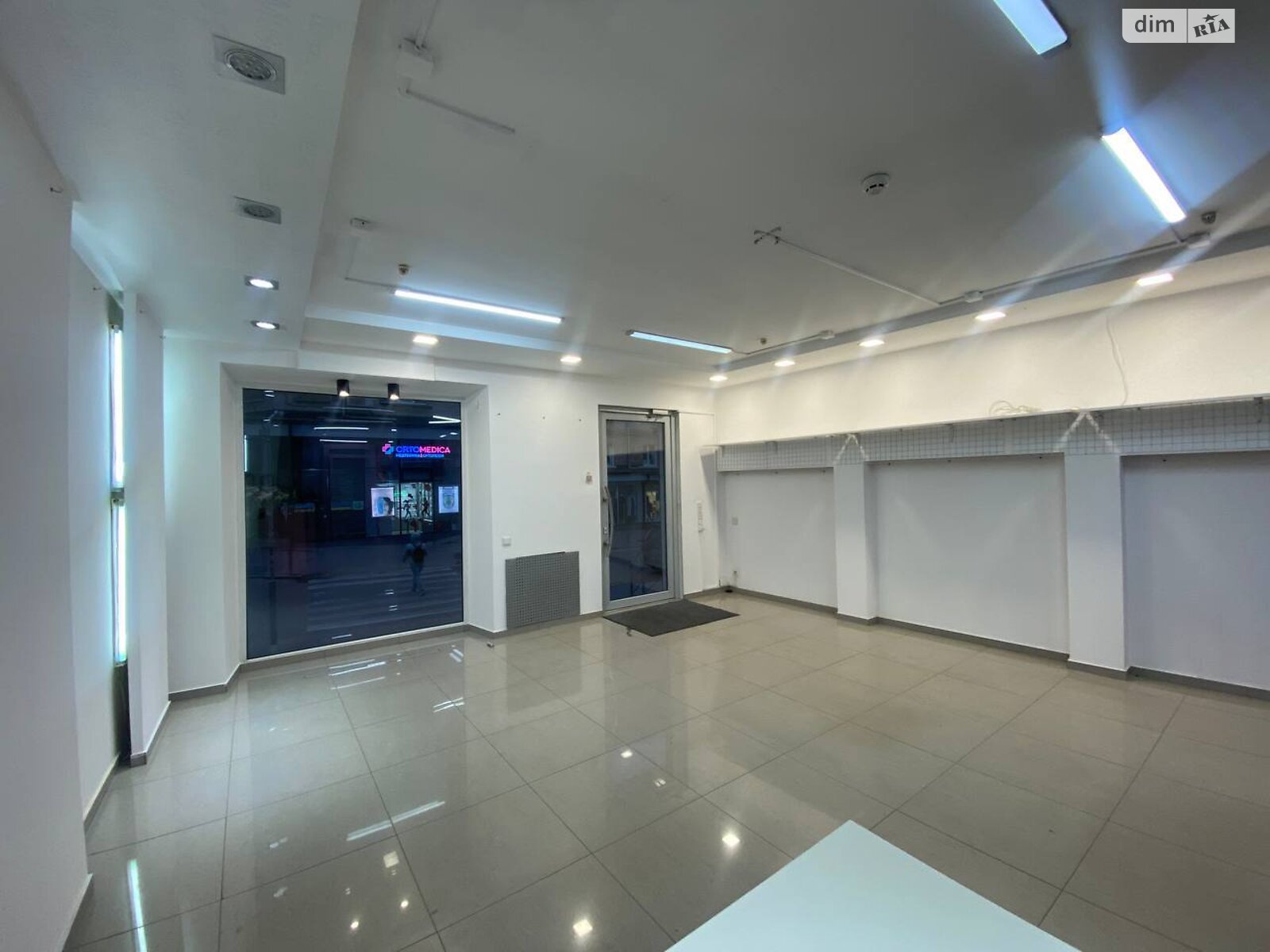 Коммерческое помещение в Тернополе, сдам в аренду по Русская улица, район Центр, цена: 60 000 грн за объект фото 1 Коммерческое помещение в Тернополе, сдам в аренду по Русская улица, район Центр, цена: 60 000 грн за объект фото 1