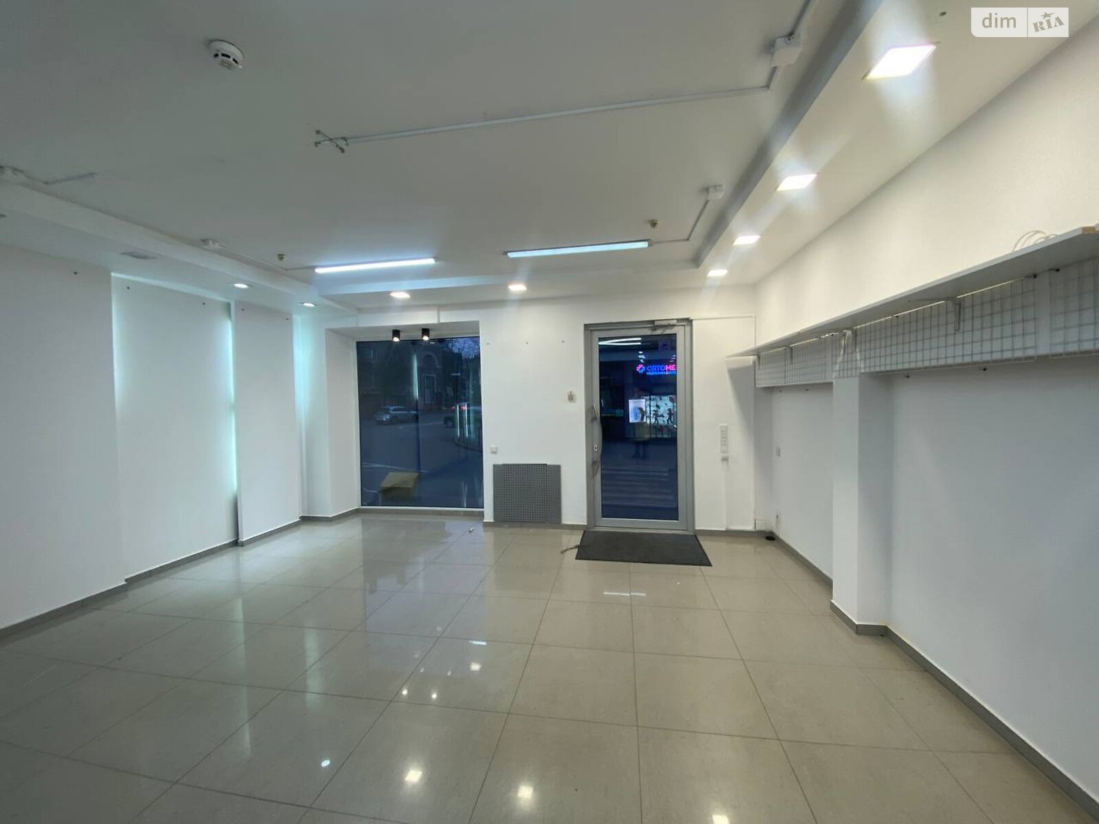 Коммерческое помещение в Тернополе, сдам в аренду по Русская улица, район Центр, цена: 60 000 грн за объект фото 1 Коммерческое помещение в Тернополе, сдам в аренду по Русская улица, район Центр, цена: 60 000 грн за объект фото 1