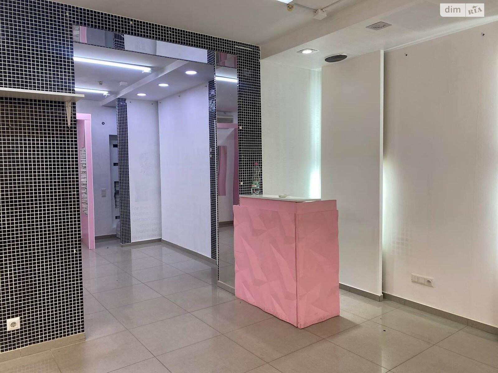 Коммерческое помещение в Тернополе, сдам в аренду по Русская улица, район Центр, цена: 60 000 грн за объект фото 1 Коммерческое помещение в Тернополе, сдам в аренду по Русская улица, район Центр, цена: 60 000 грн за объект фото 1