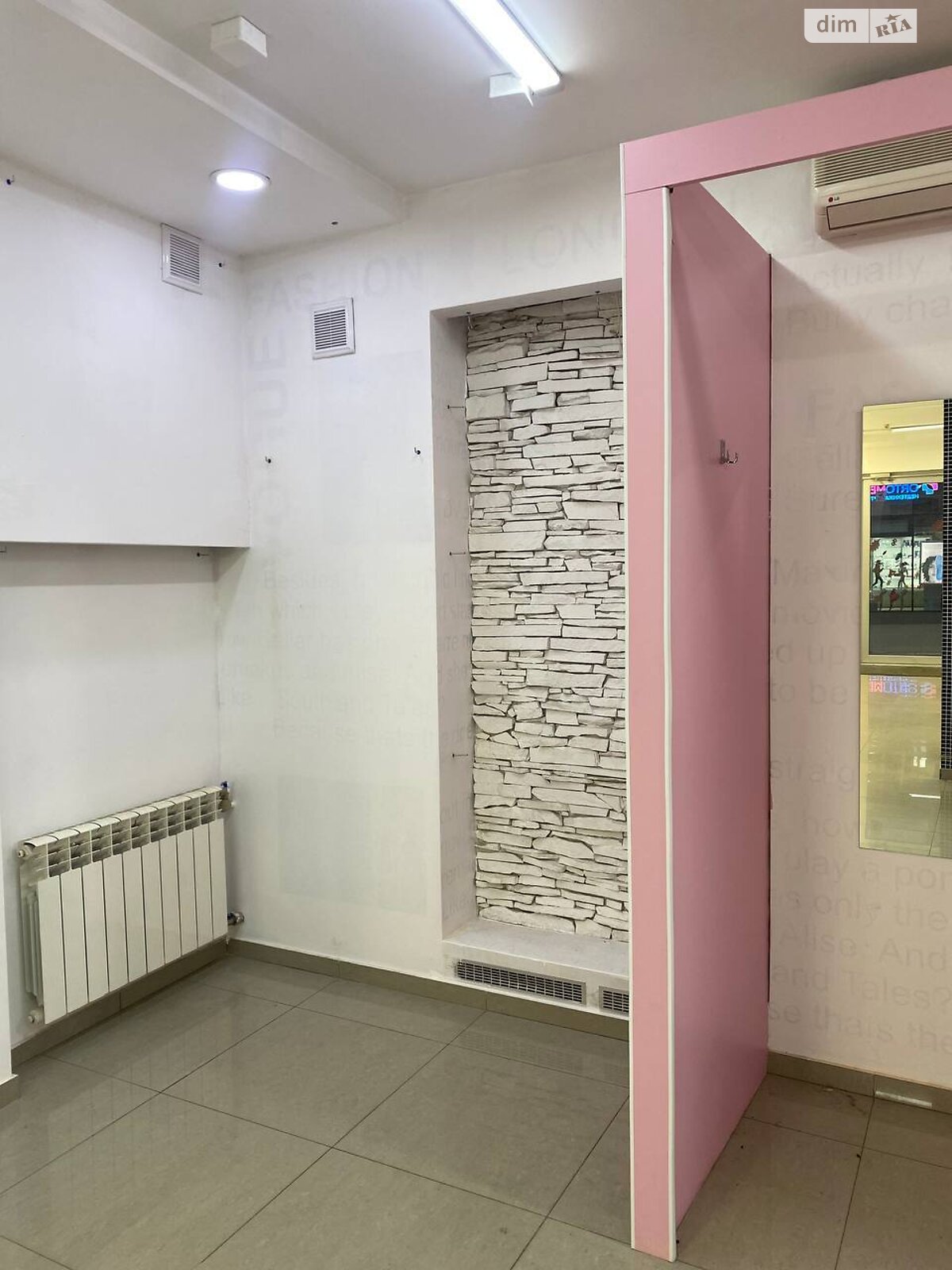 Коммерческое помещение в Тернополе, сдам в аренду по Русская улица, район Центр, цена: 60 000 грн за объект фото 1 Коммерческое помещение в Тернополе, сдам в аренду по Русская улица, район Центр, цена: 60 000 грн за объект фото 1