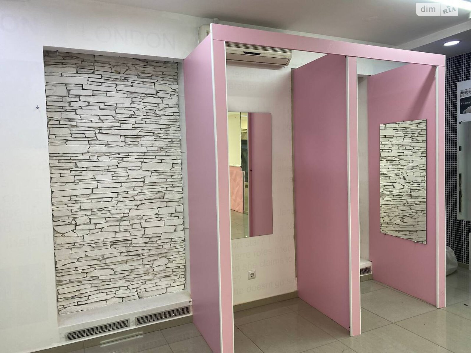 Коммерческое помещение в Тернополе, сдам в аренду по Русская улица, район Центр, цена: 60 000 грн за объект фото 1 Коммерческое помещение в Тернополе, сдам в аренду по Русская улица, район Центр, цена: 60 000 грн за объект фото 1