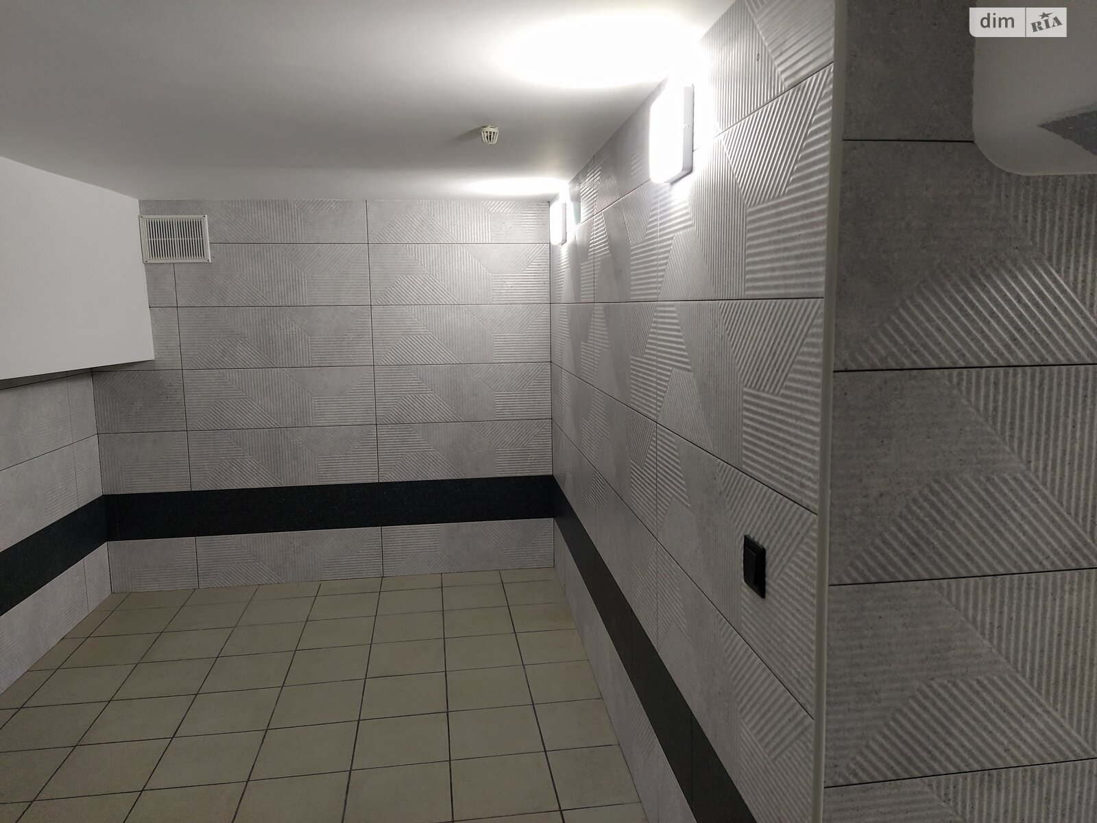 Комерційне приміщення в Тернополі, здам в оренду по Шептицького Андрія Митрополита вулиця 3, район Центр, ціна: 28 000 грн за об’єкт фото 1