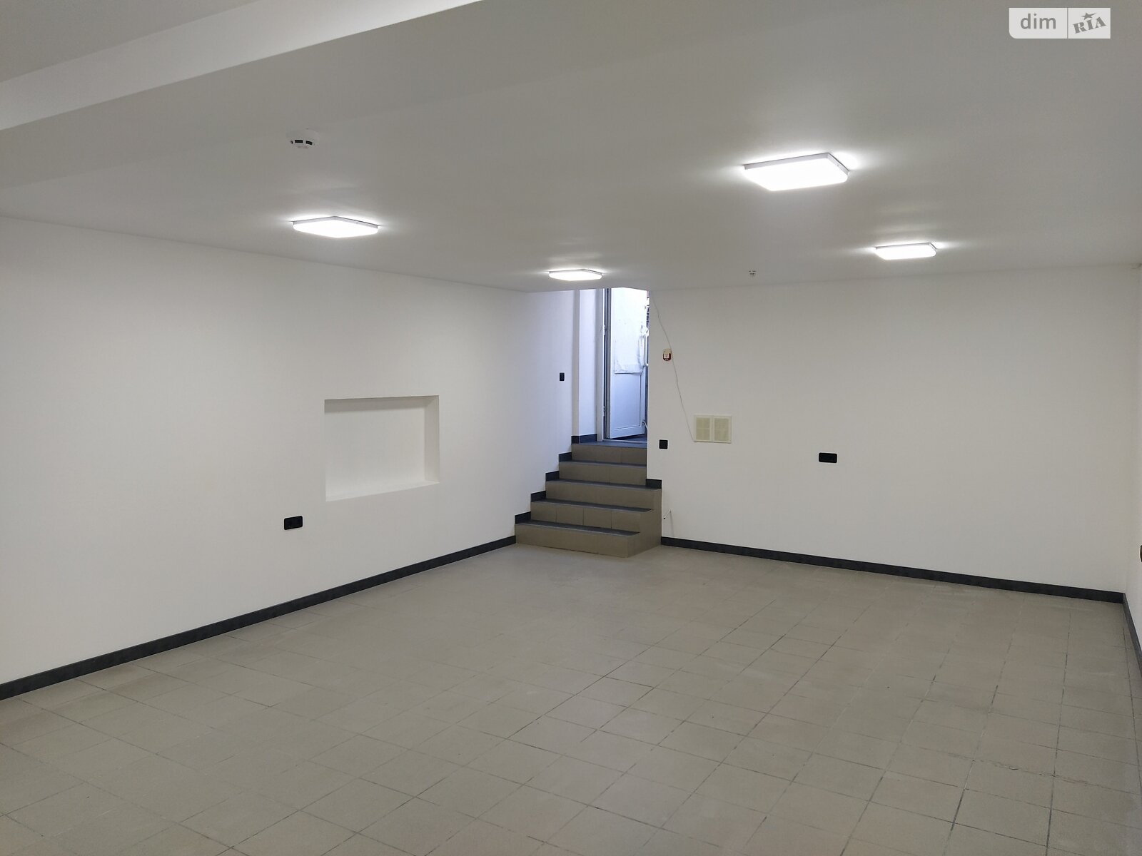 Комерційне приміщення в Тернополі, здам в оренду по Шептицького Андрія Митрополита вулиця 3, район Центр, ціна: 28 000 грн за об’єкт фото 1