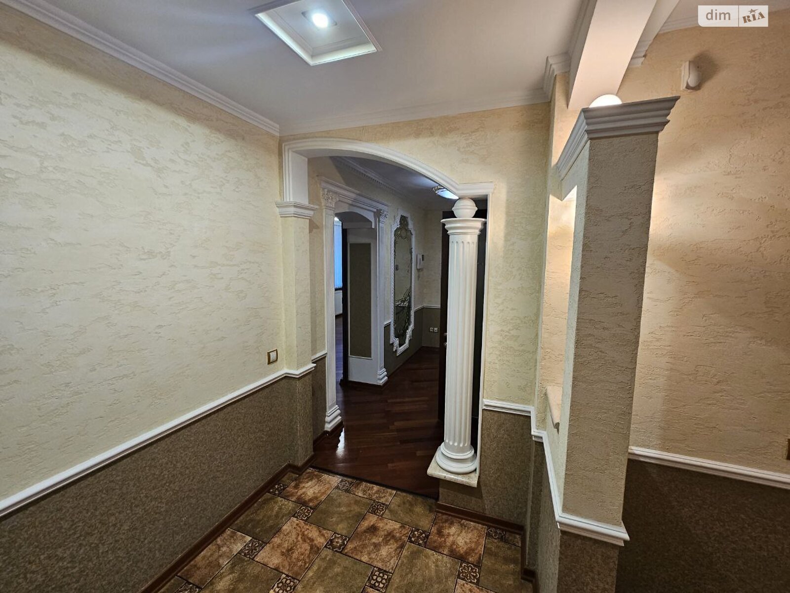 Коммерческое помещение в Тернополе, сдам в аренду по Шептицкого Андрея Митрополита улица, район Центр, цена: 54 113 грн за объект фото 1