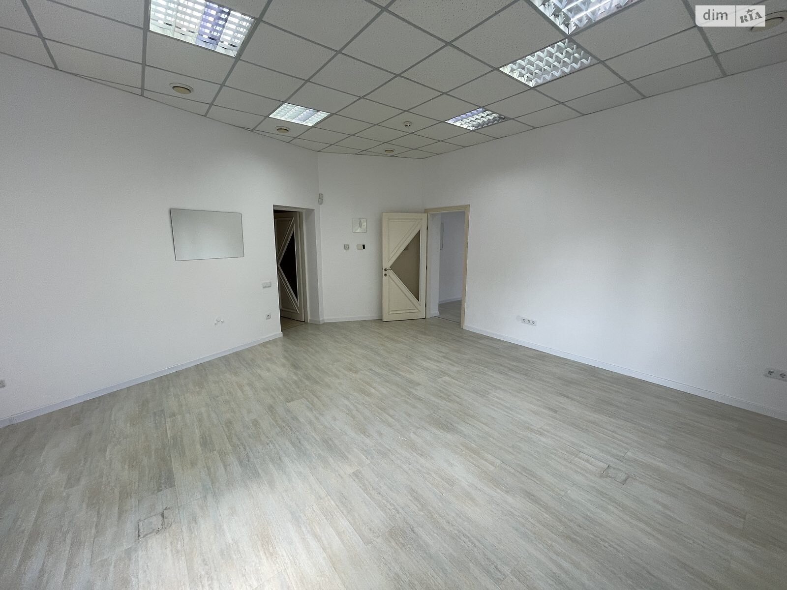 Коммерческое помещение в Тернополе, сдам в аренду по Шевченко Тараса бульвар 4, район Центр, цена: 38 640 грн за объект фото 1 Коммерческое помещение в Тернополе, сдам в аренду по Шевченко Тараса бульвар 4, район Центр, цена: 38 640 грн за объект фото 1