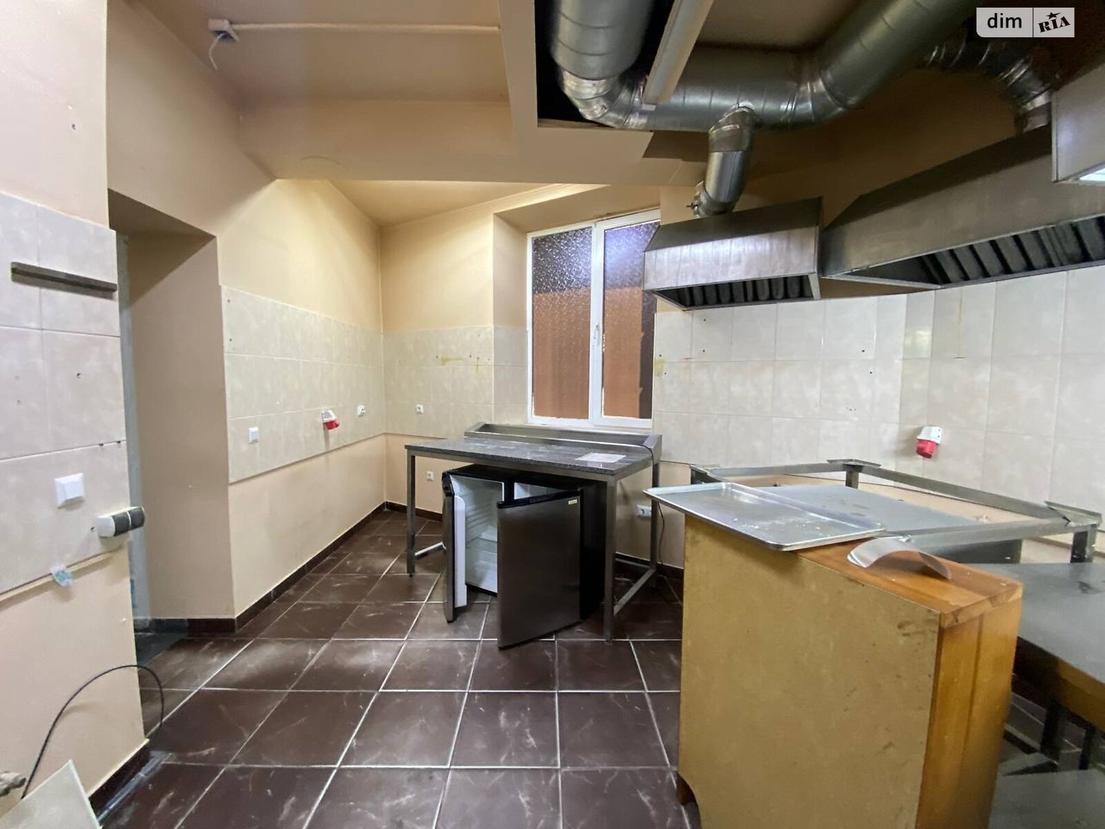 Коммерческое помещение в Тернополе, сдам в аренду по Бандеры Степана проспект, район Восточный, цена: 42 070 грн за объект фото 1 Коммерческое помещение в Тернополе, сдам в аренду по Бандеры Степана проспект, район Восточный, цена: 42 070 грн за объект фото 1