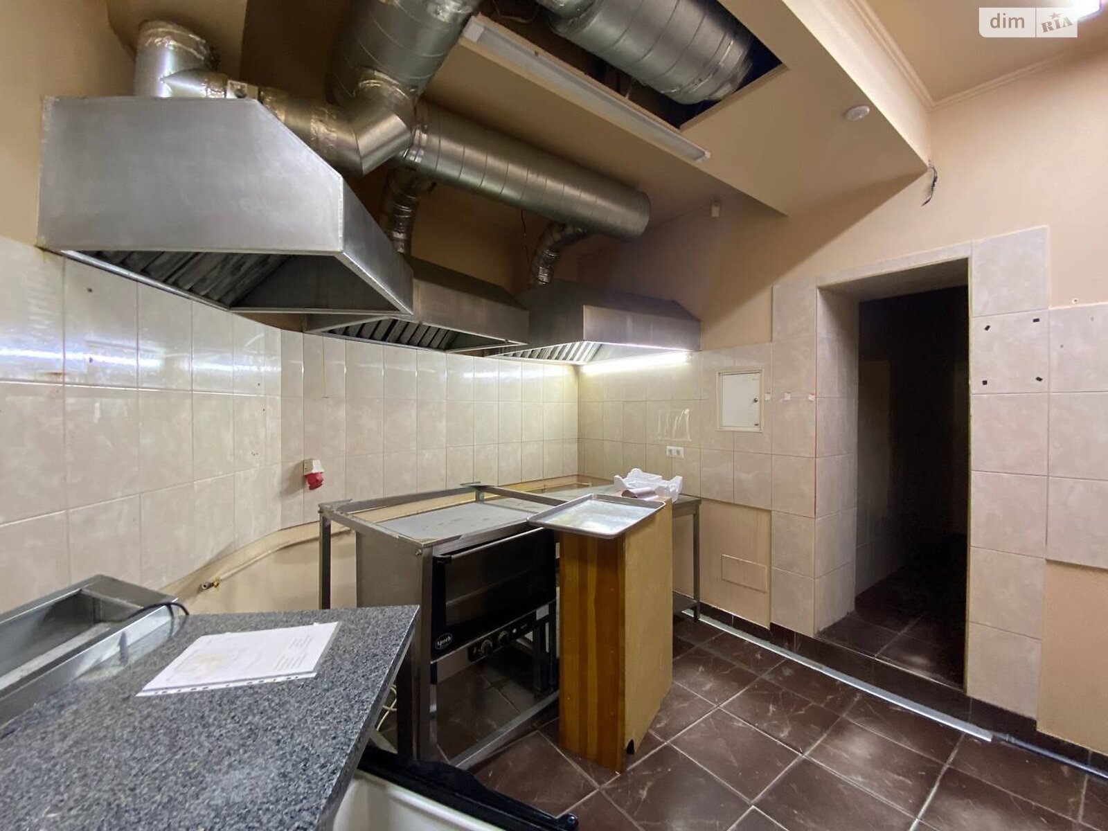 Коммерческое помещение в Тернополе, сдам в аренду по Бандеры Степана проспект, район Восточный, цена: 42 070 грн за объект фото 1 Коммерческое помещение в Тернополе, сдам в аренду по Бандеры Степана проспект, район Восточный, цена: 42 070 грн за объект фото 1