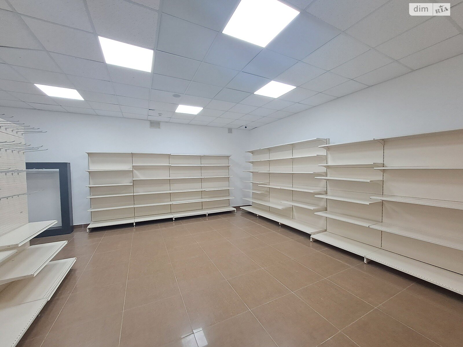 Комерційне приміщення в Тернополі, здам в оренду по Довженка Олександра вулиця, район Східний, ціна: 23 000 грн за об’єкт фото 1