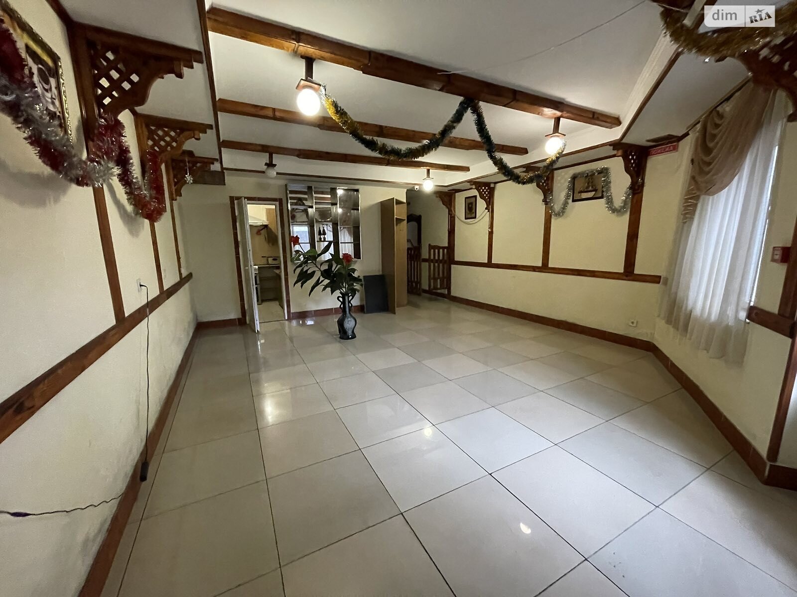 Коммерческое помещение в Тернополе, сдам в аренду по 15-го Апреля улица, район Ювилейный, цена: 15 000 грн за объект фото 1 Коммерческое помещение в Тернополе, сдам в аренду по 15-го Апреля улица, район Ювилейный, цена: 15 000 грн за объект фото 1