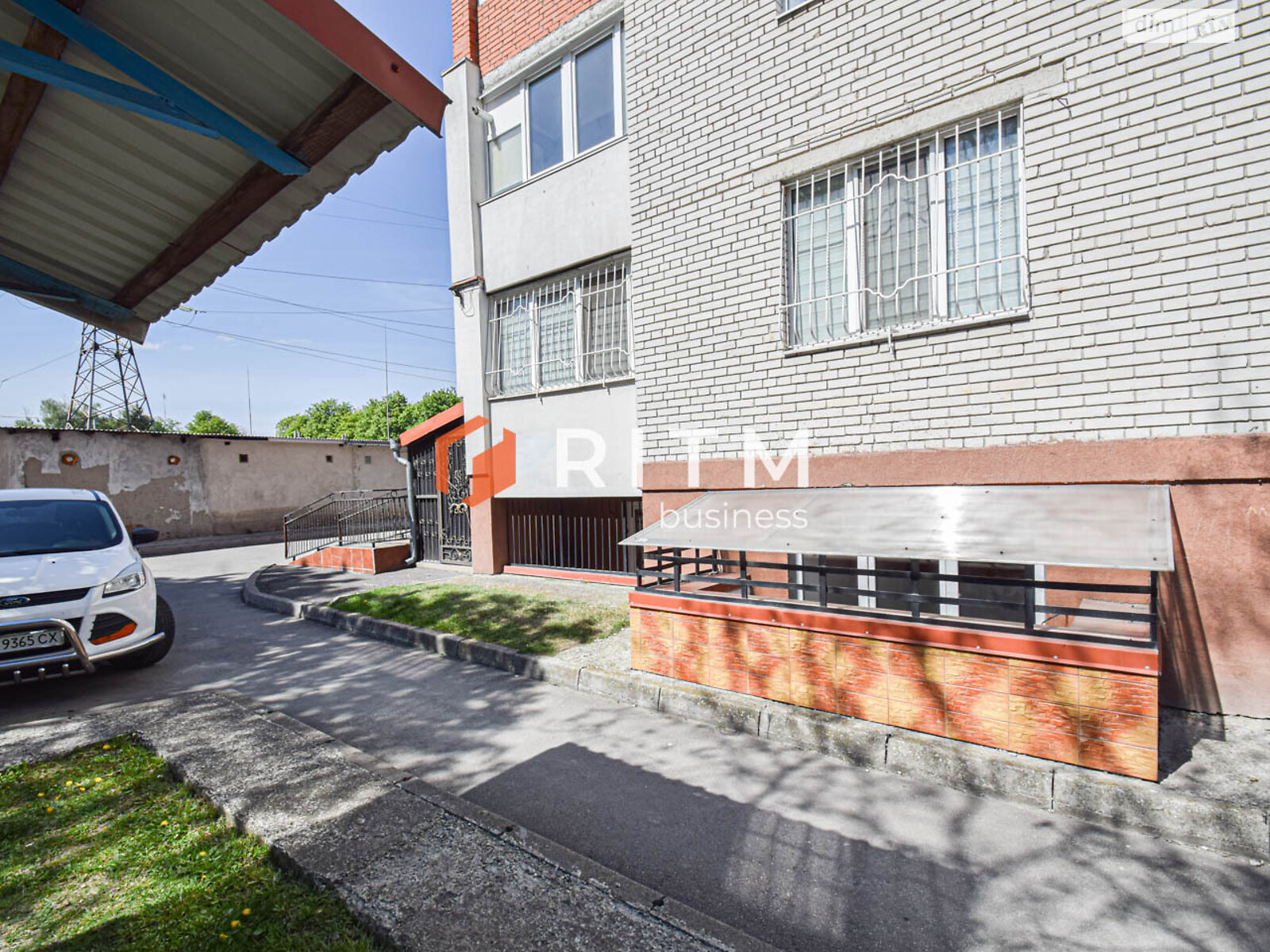 Комерційне приміщення в Тернополі, Злуки проспект 8, ціна оренди: 11 682 грн за об’єкт фото 1 Комерційне приміщення в Тернополі, Злуки проспект 8, ціна оренди: 11 682 грн за об’єкт фото 1