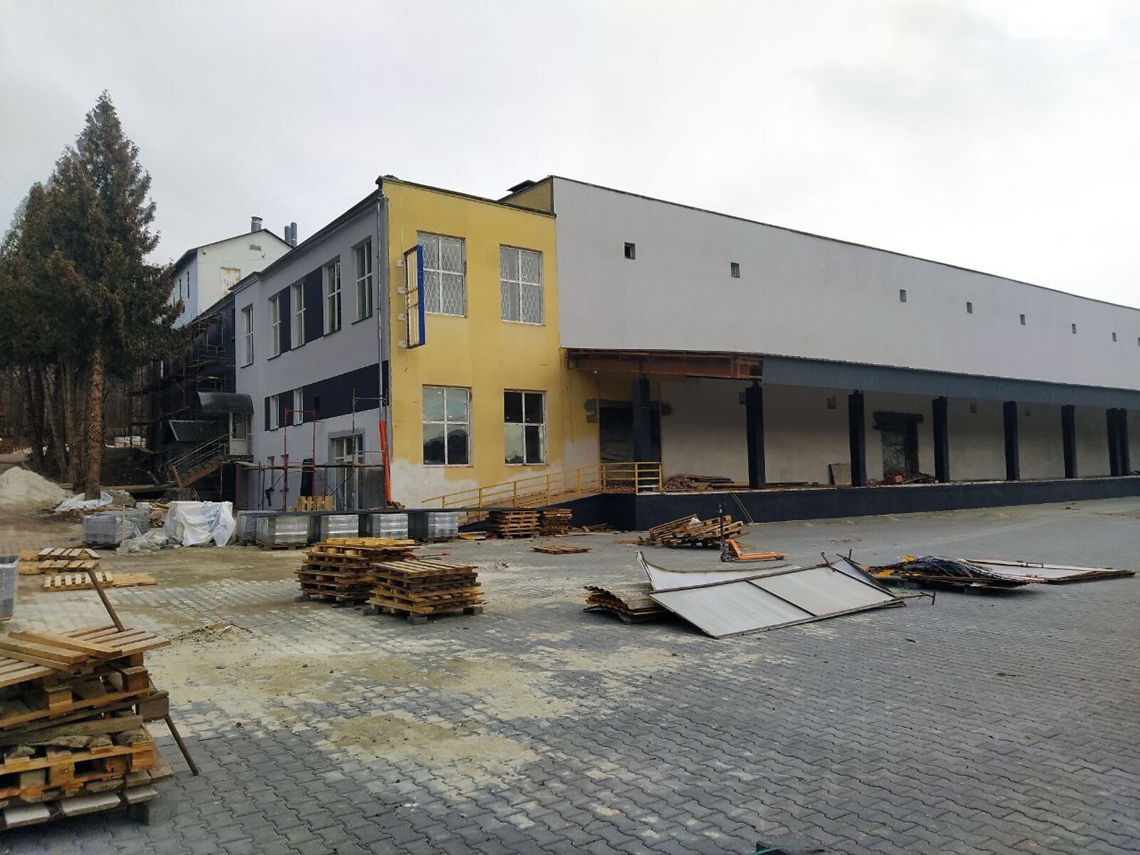 Коммерческое помещение в Трускавце, Мазепы улица, цена аренды: 10 000 грн за объект фото 1 Коммерческое помещение в Трускавце, Мазепы улица, цена аренды: 10 000 грн за объект фото 1