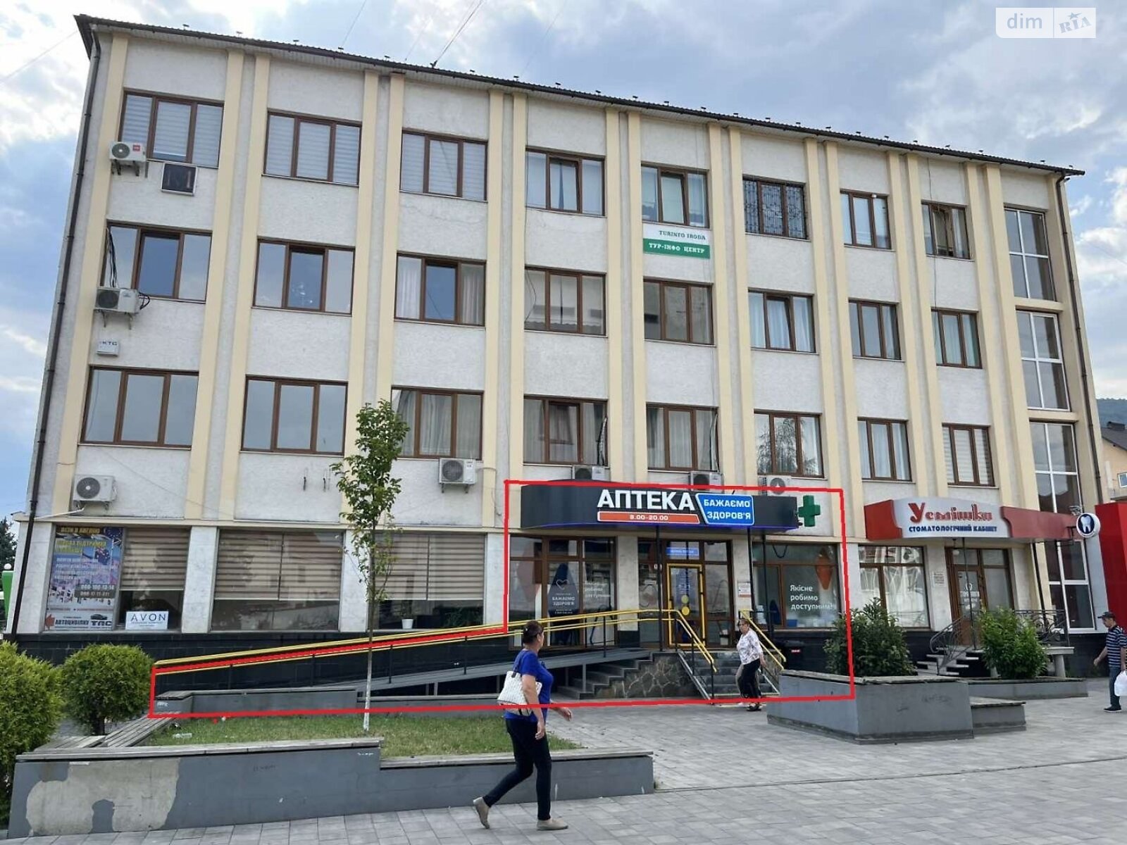 Коммерческое помещение в Тячеве, Независимости улица, цена аренды: 35 469 грн за объект фото 1 Коммерческое помещение в Тячеве, Независимости улица, цена аренды: 35 469 грн за объект фото 1