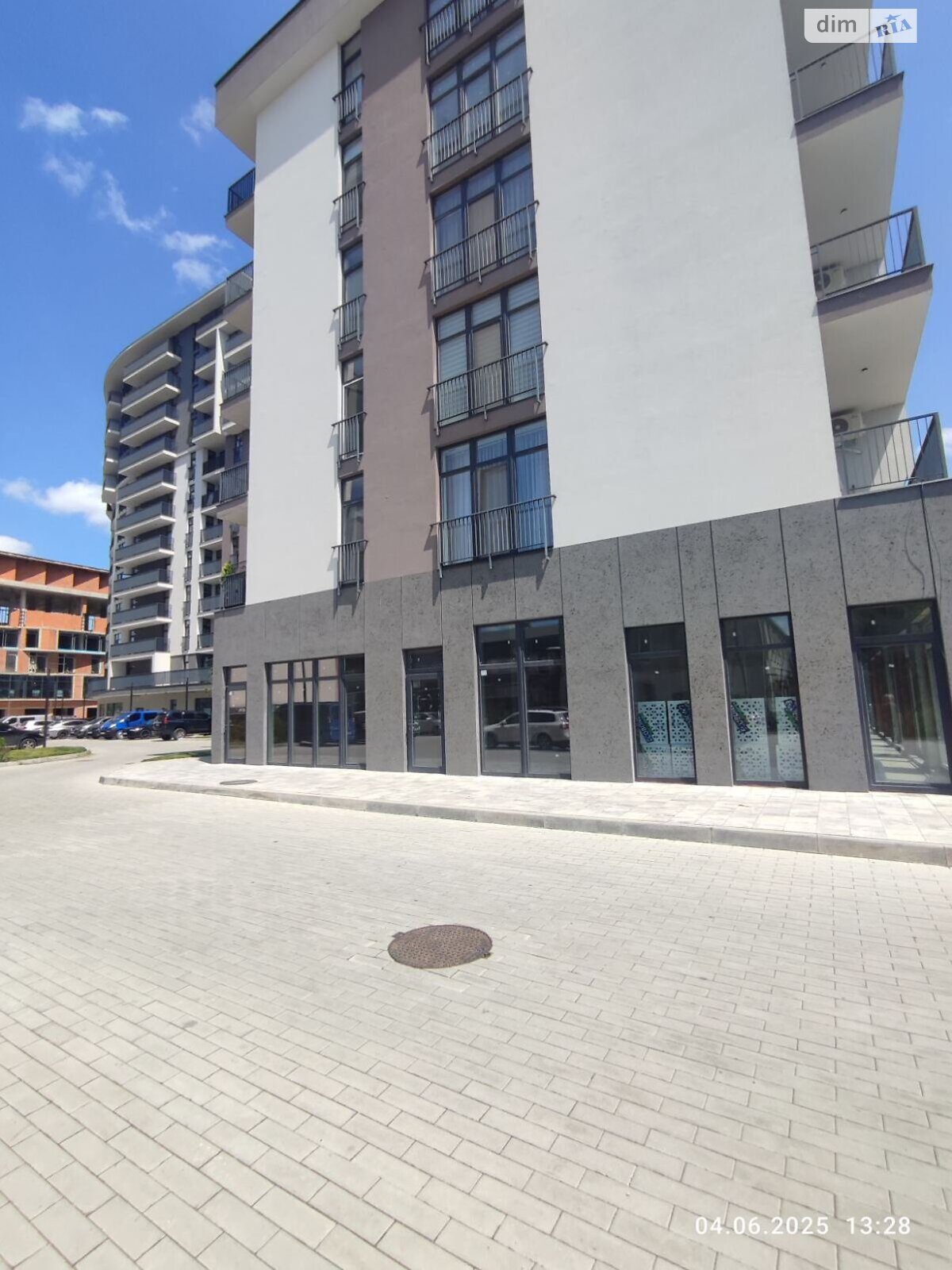 Комерційне приміщення в Ужгороді, Баб’яка вулиця 1, ціна оренди: 27 170 грн за об’єкт фото 1 Комерційне приміщення в Ужгороді, Баб’яка вулиця 1, ціна оренди: 27 170 грн за об’єкт фото 1