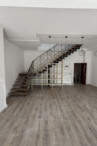 Коммерческое помещение в Ужгороде, Берчени улица, цена аренды: 42 150 грн за объект фото 2