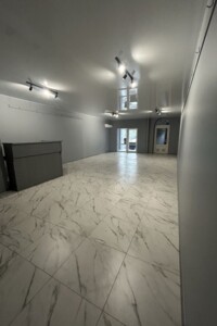 Комерційне приміщення в Ужгороді, здам в оренду по Грушевського вулиця 31А, район Станційний, ціна: 33 992 грн за об’єкт фото 2