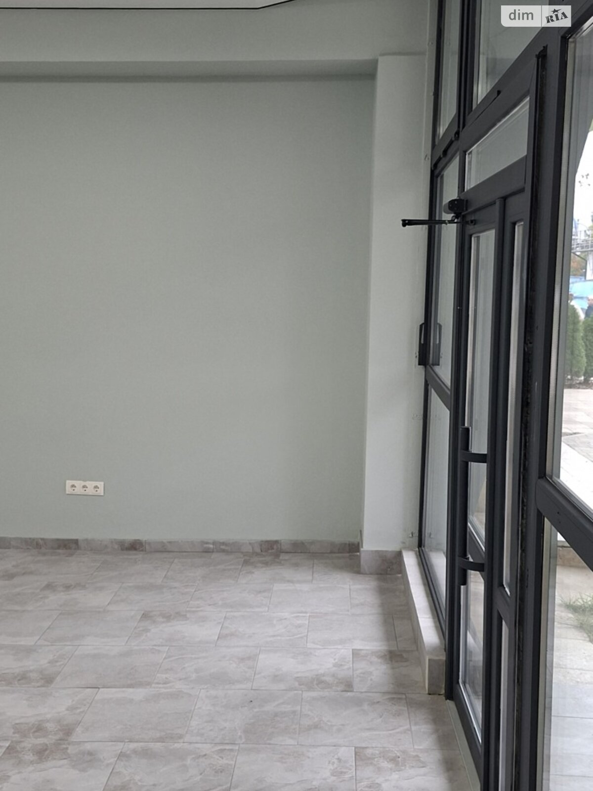 Коммерческое помещение в Ужгороде, сдам в аренду по Кирилла и Мефодия площадь 4, цена: 21 115 грн за объект фото 1 Коммерческое помещение в Ужгороде, сдам в аренду по Кирилла и Мефодия площадь 4, цена: 21 115 грн за объект фото 1