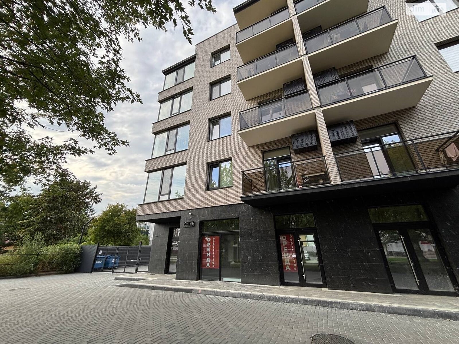 Комерційне приміщення в Ужгороді, здам в оренду по Капушанська (Перемоги) вулиця 170, район Новий, ціна: 23 727 грн за об’єкт фото 1 Комерційне приміщення в Ужгороді, здам в оренду по Капушанська (Перемоги) вулиця 170, район Новий, ціна: 23 727 грн за об’єкт фото 1