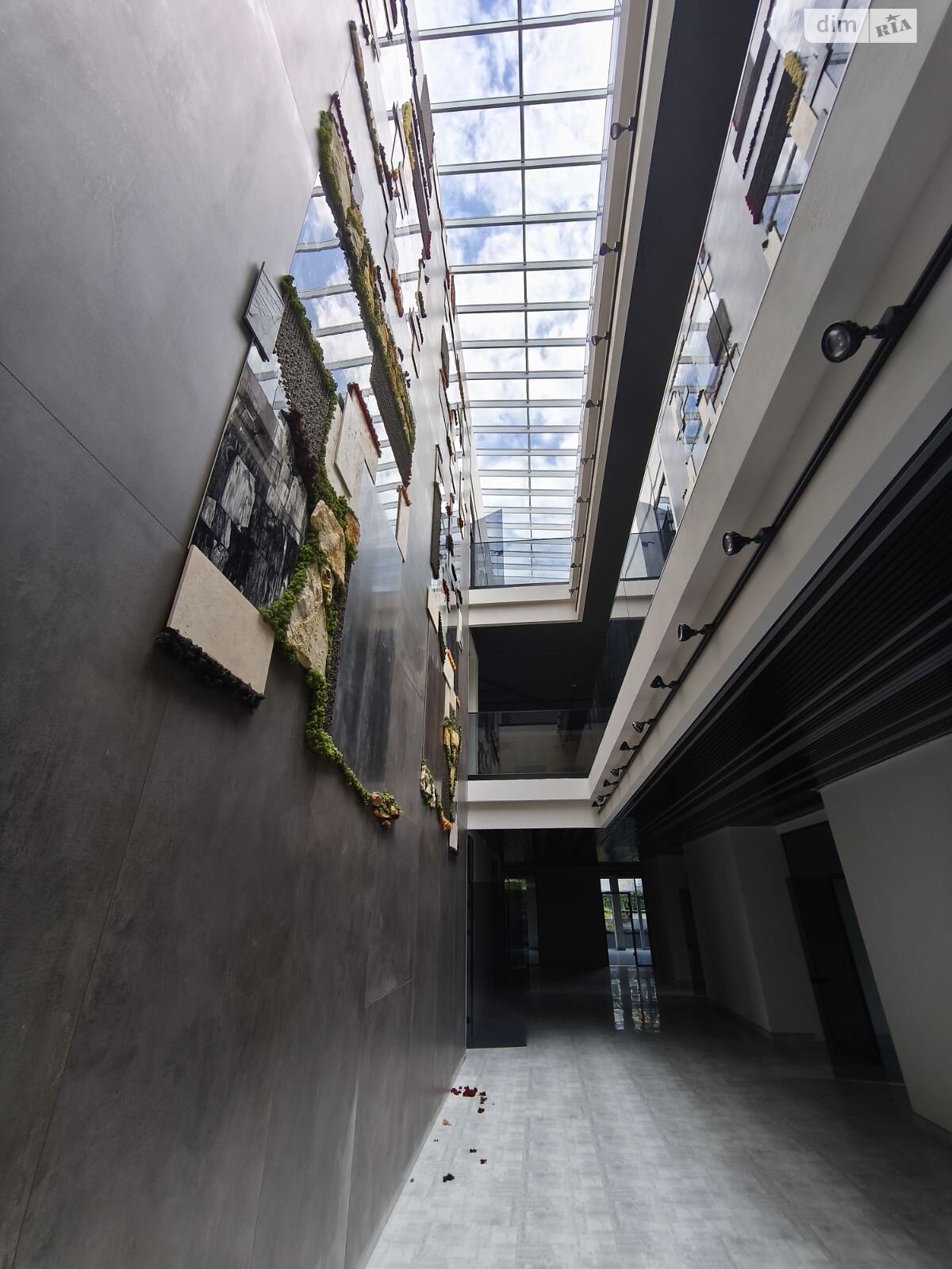 Коммерческое помещение в Ужгороде, Островная улица 2А, цена аренды: 32 184 грн за объект фото 1