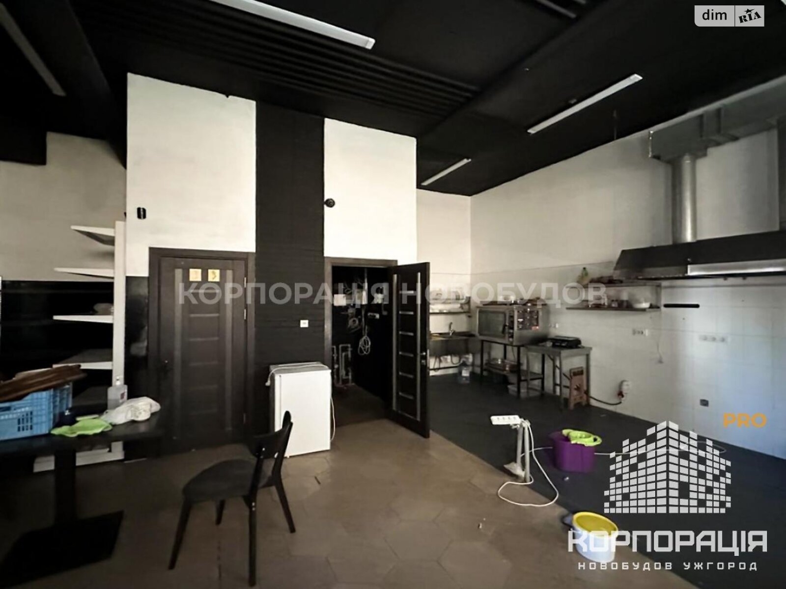 Комерційне приміщення в Ужгороді, здам в оренду по Добрянського вулиця, район Центр, ціна: 30 806 грн за об’єкт фото 1 Комерційне приміщення в Ужгороді, здам в оренду по Добрянського вулиця, район Центр, ціна: 30 806 грн за об’єкт фото 1