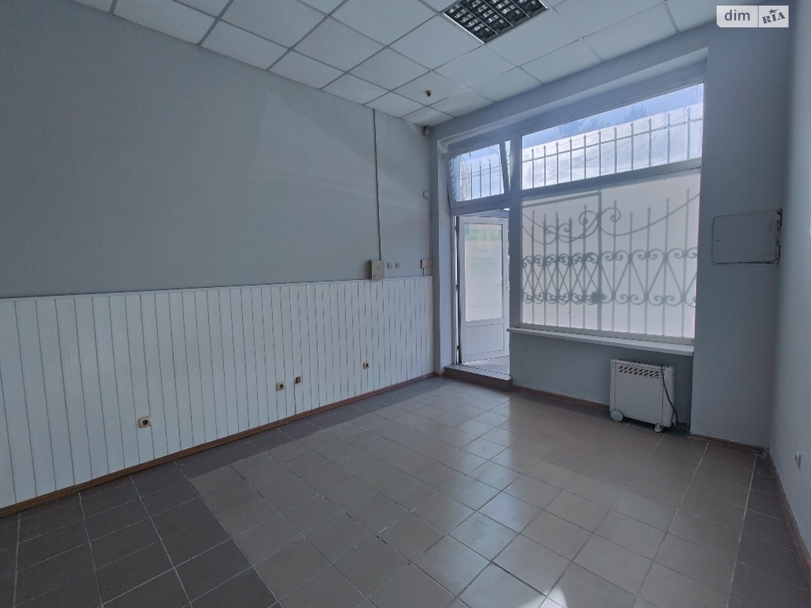 Коммерческое помещение в Ужгороде, сдам в аренду по Другетов улица 82, район Центр, цена: 8 643 грн за объект фото 1 Коммерческое помещение в Ужгороде, сдам в аренду по Другетов улица 82, район Центр, цена: 8 643 грн за объект фото 1