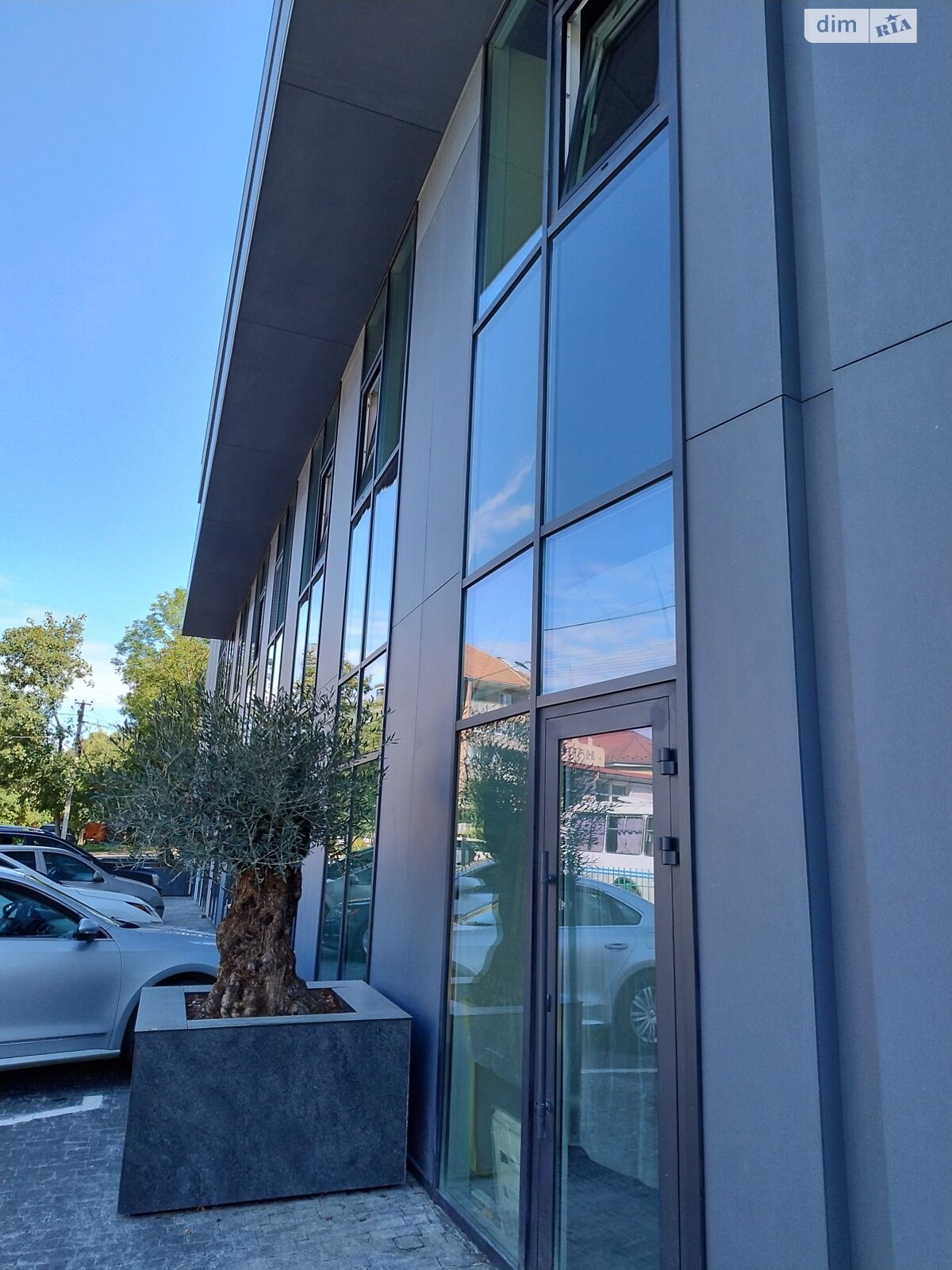 Комерційне приміщення в Ужгороді, здам в оренду по Острівна вулиця, район Центр, ціна: 71 444 грн за об’єкт фото 1