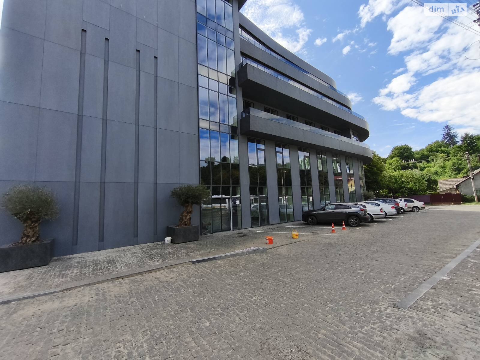 Комерційне приміщення в Ужгороді, здам в оренду по Острівна вулиця 2А, район Центр, ціна: 51 845 грн за об’єкт фото 1 Комерційне приміщення в Ужгороді, здам в оренду по Острівна вулиця 2А, район Центр, ціна: 51 845 грн за об’єкт фото 1