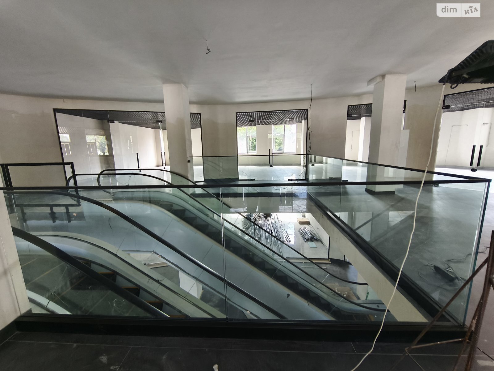 Комерційне приміщення в Ужгороді, здам в оренду по Острівна вулиця 2А, район Центр, ціна: 51 845 грн за об’єкт фото 1 Комерційне приміщення в Ужгороді, здам в оренду по Острівна вулиця 2А, район Центр, ціна: 51 845 грн за об’єкт фото 1