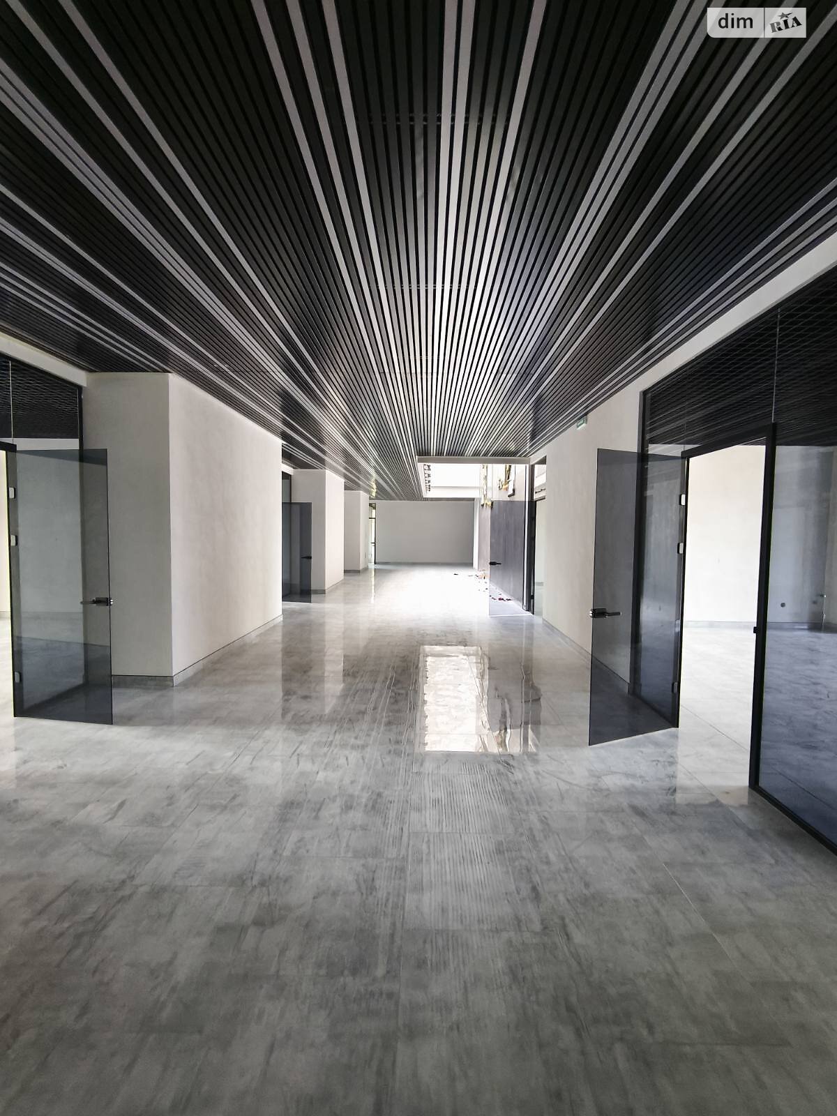 Комерційне приміщення в Ужгороді, здам в оренду по Острівна вулиця 2А, район Центр, ціна: 51 845 грн за об’єкт фото 1 Комерційне приміщення в Ужгороді, здам в оренду по Острівна вулиця 2А, район Центр, ціна: 51 845 грн за об’єкт фото 1