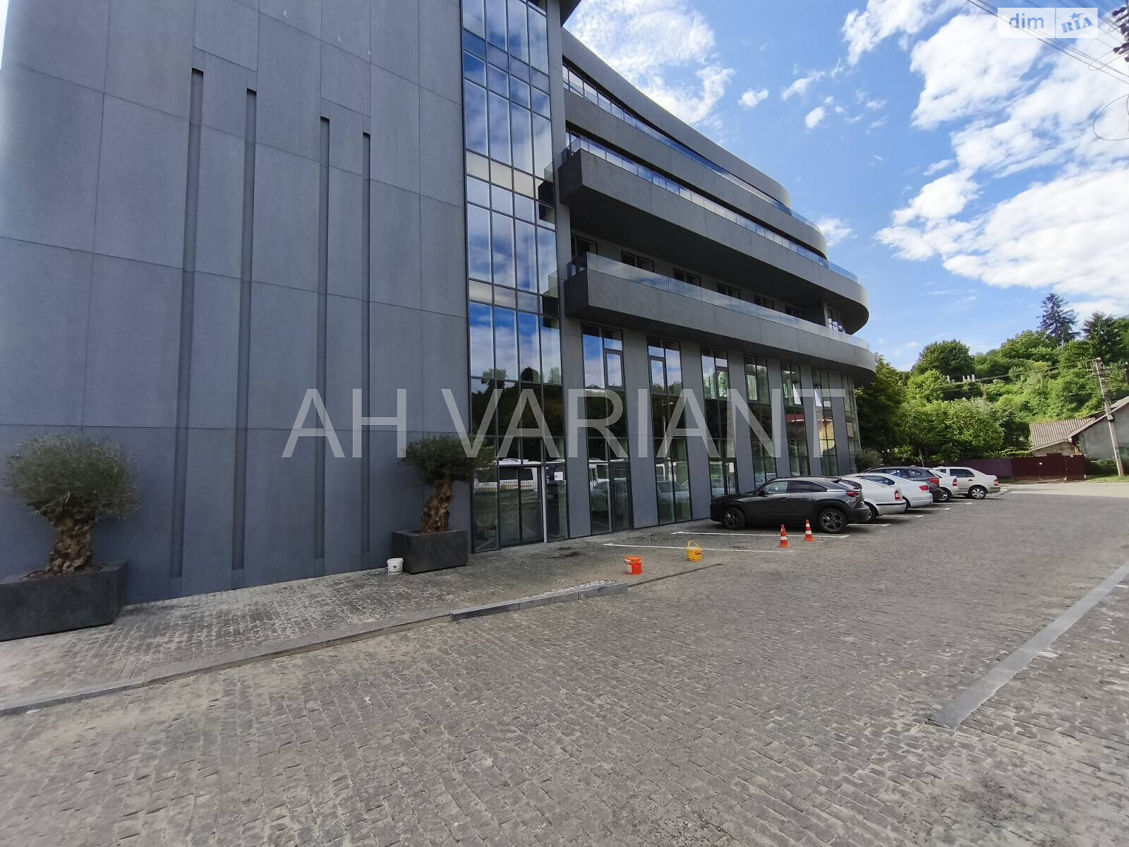 Комерційне приміщення в Ужгороді, здам в оренду по Острівна вулиця, район Центр, ціна: 26 133 грн за об’єкт фото 1 Комерційне приміщення в Ужгороді, здам в оренду по Острівна вулиця, район Центр, ціна: 26 133 грн за об’єкт фото 1