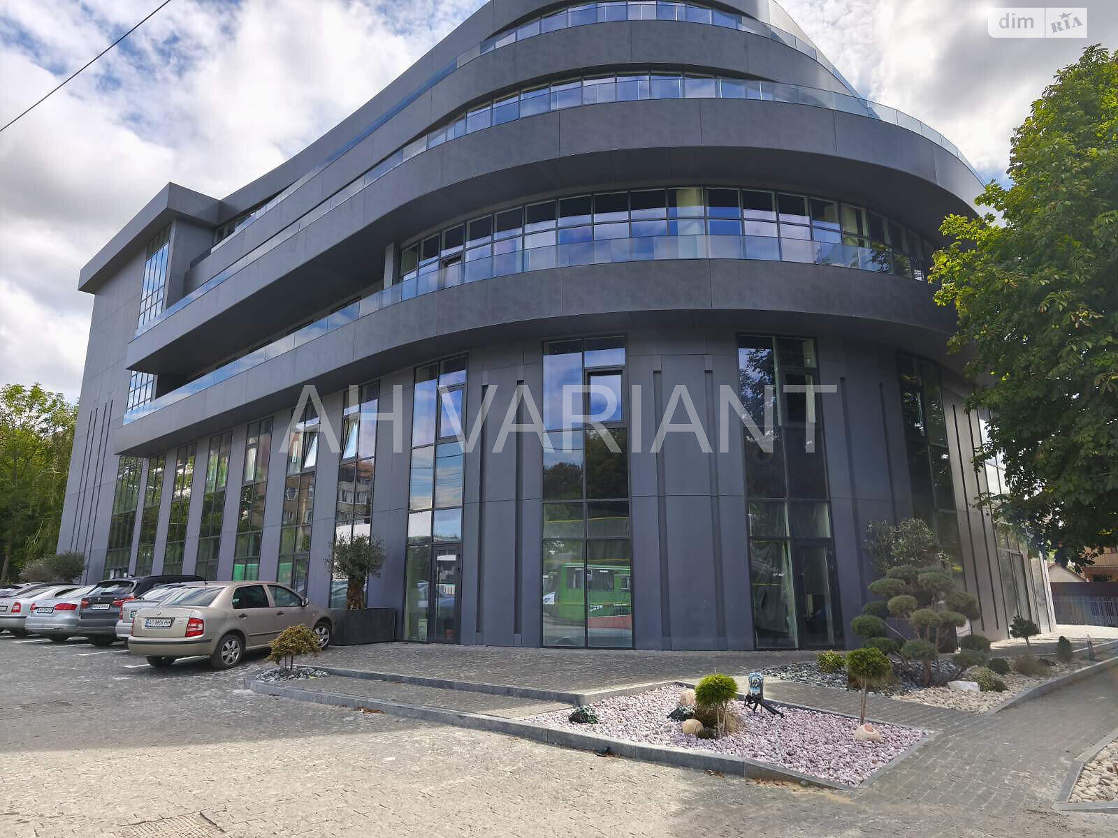 Комерційне приміщення в Ужгороді, здам в оренду по Острівна вулиця, район Центр, ціна: 26 133 грн за об’єкт фото 1 Комерційне приміщення в Ужгороді, здам в оренду по Острівна вулиця, район Центр, ціна: 26 133 грн за об’єкт фото 1