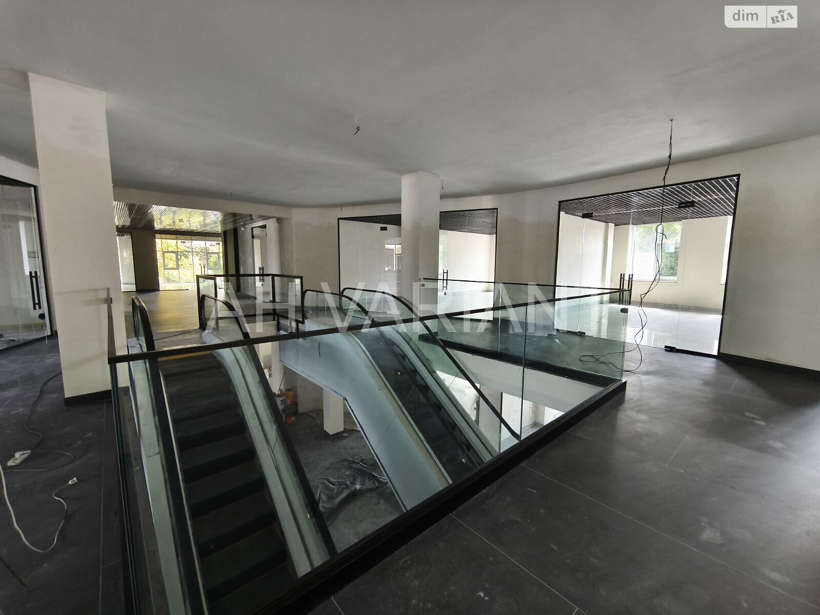 Комерційне приміщення в Ужгороді, здам в оренду по Острівна вулиця, район Центр, ціна: 26 133 грн за об’єкт фото 1 Комерційне приміщення в Ужгороді, здам в оренду по Острівна вулиця, район Центр, ціна: 26 133 грн за об’єкт фото 1