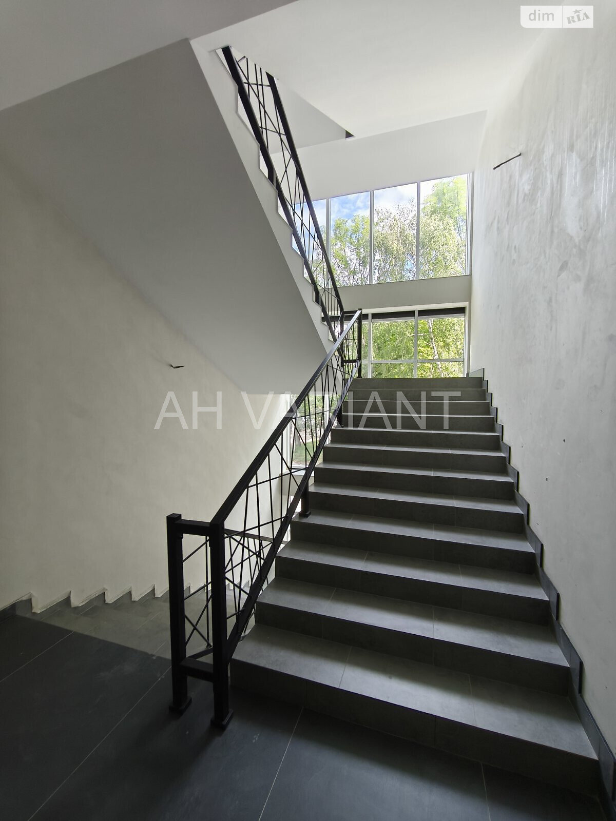 Комерційне приміщення в Ужгороді, здам в оренду по Острівна вулиця, район Центр, ціна: 26 133 грн за об’єкт фото 1 Комерційне приміщення в Ужгороді, здам в оренду по Острівна вулиця, район Центр, ціна: 26 133 грн за об’єкт фото 1