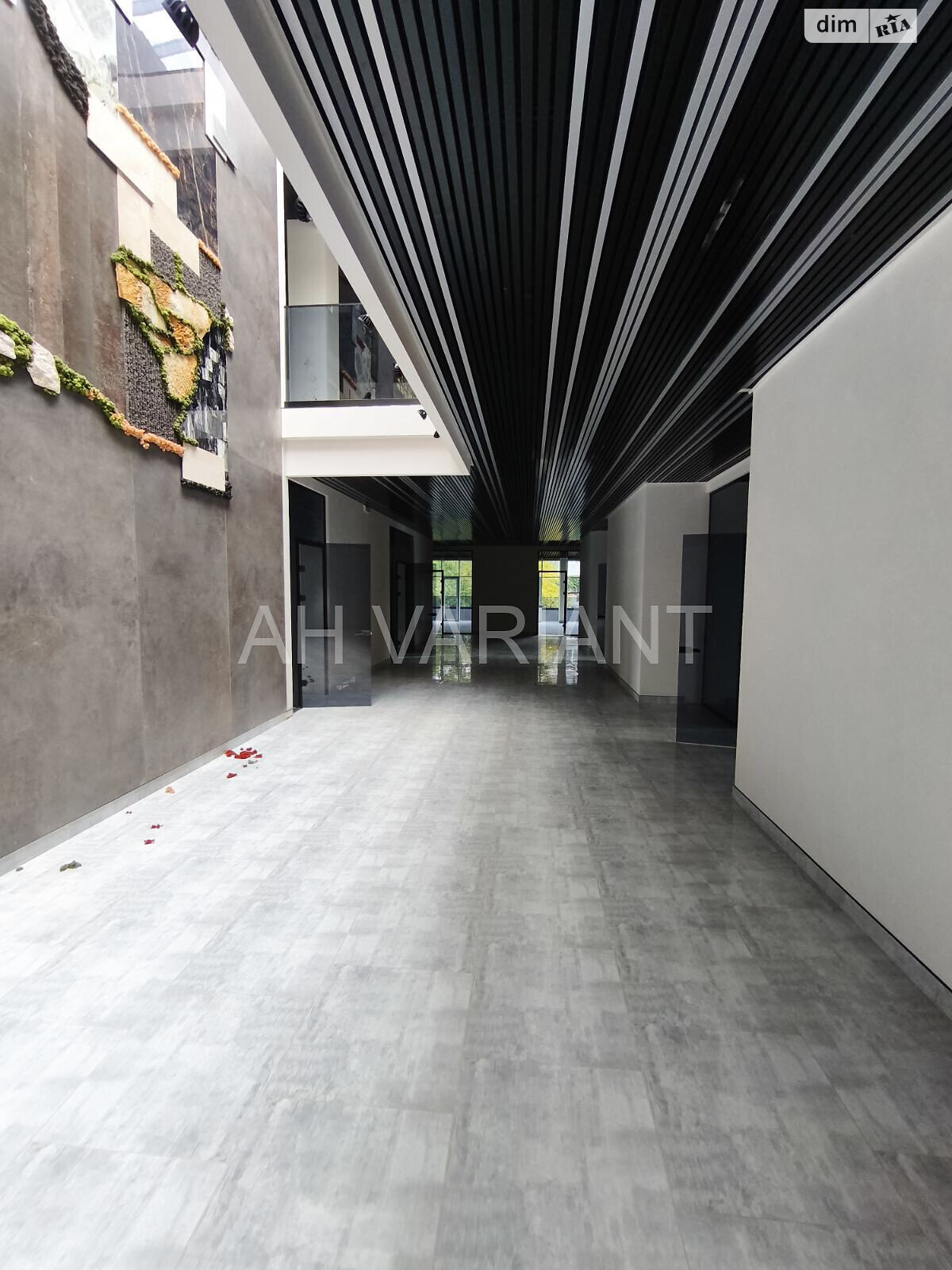 Комерційне приміщення в Ужгороді, здам в оренду по Острівна вулиця, район Центр, ціна: 26 133 грн за об’єкт фото 1 Комерційне приміщення в Ужгороді, здам в оренду по Острівна вулиця, район Центр, ціна: 26 133 грн за об’єкт фото 1