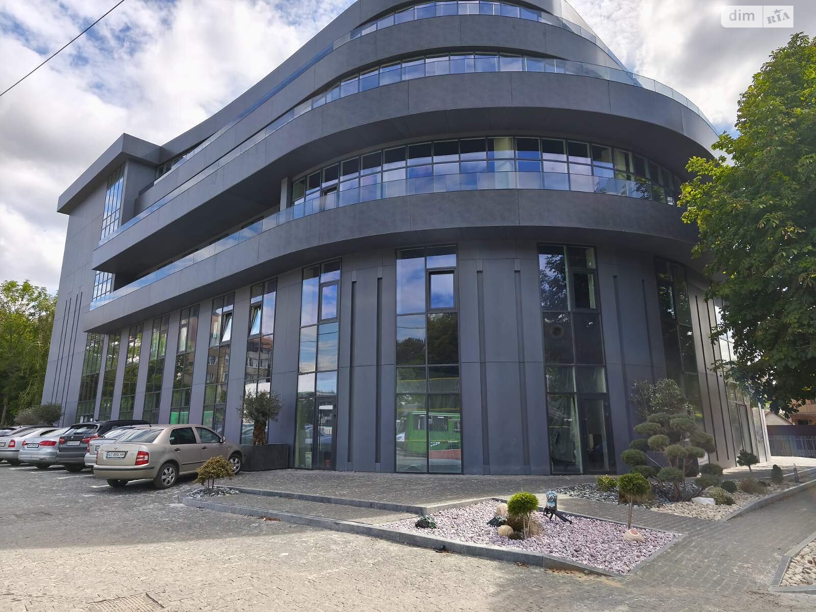 Комерційне приміщення в Ужгороді, здам в оренду по Острівна вулиця, район Центр, ціна: 37 935 грн за об’єкт фото 1 Комерційне приміщення в Ужгороді, здам в оренду по Острівна вулиця, район Центр, ціна: 37 935 грн за об’єкт фото 1