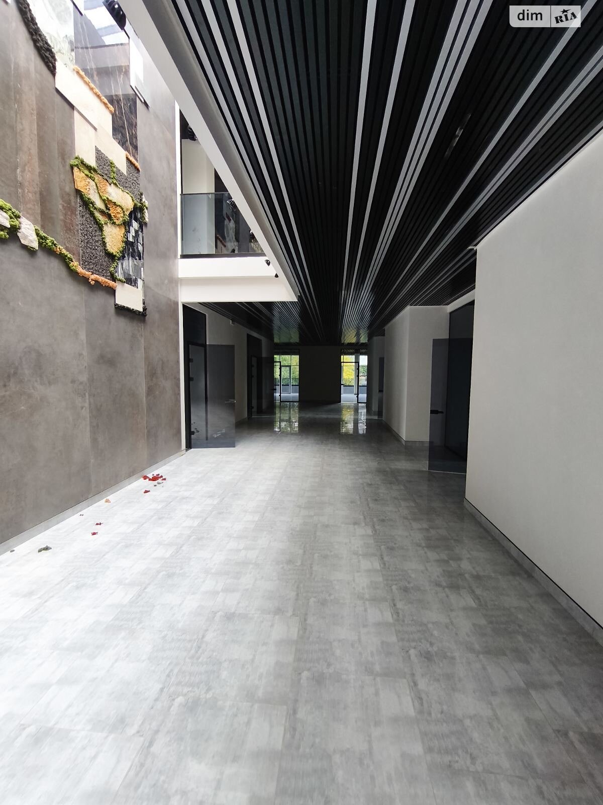 Комерційне приміщення в Ужгороді, здам в оренду по Острівна вулиця, район Центр, ціна: 37 935 грн за об’єкт фото 1 Комерційне приміщення в Ужгороді, здам в оренду по Острівна вулиця, район Центр, ціна: 37 935 грн за об’єкт фото 1